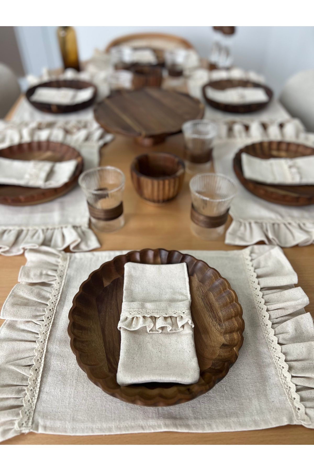 2’li Ham Keten Kaşıklık ve Peçetelik – Dantel Detaylı, Doğal Sofra Aksesuarı