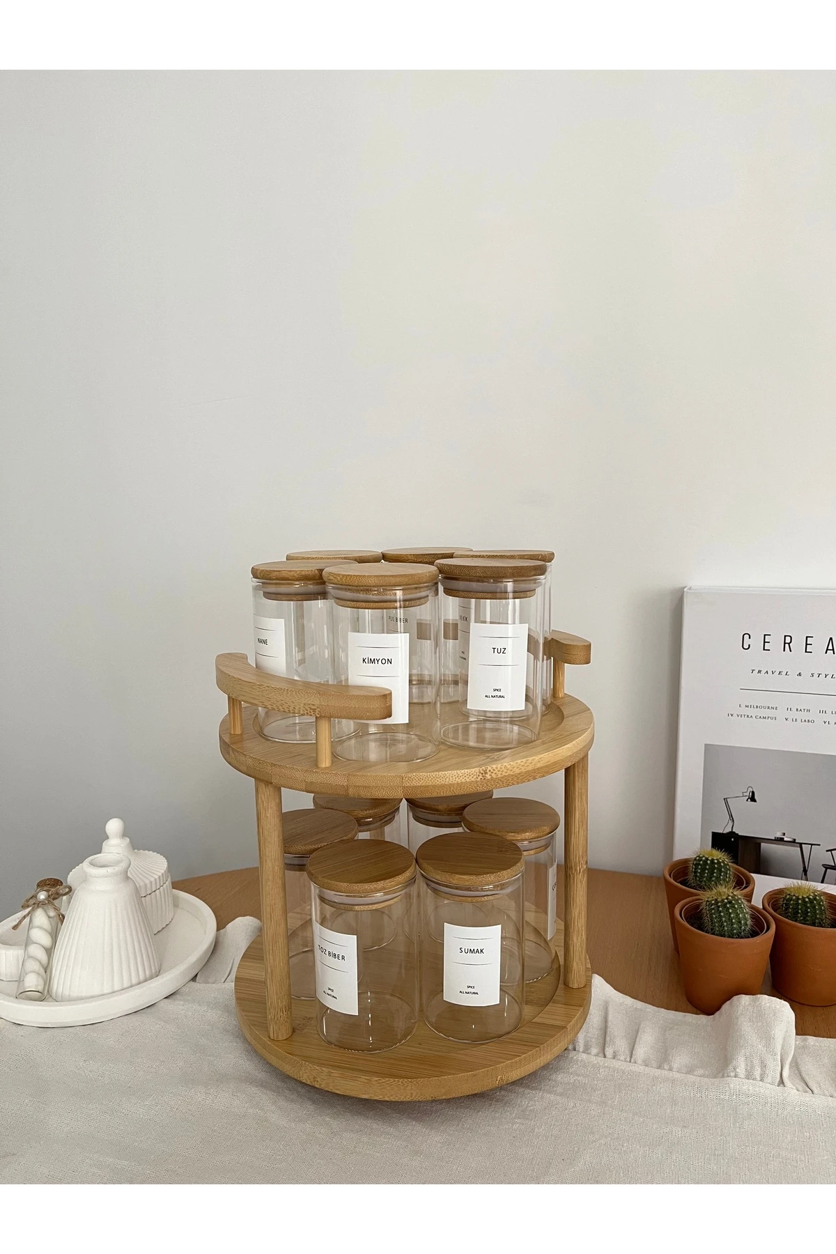 Döner Standlı Bambu Kapaklı Cam Baharatlık Seti - Şık ve Fonksiyonel Tasarım