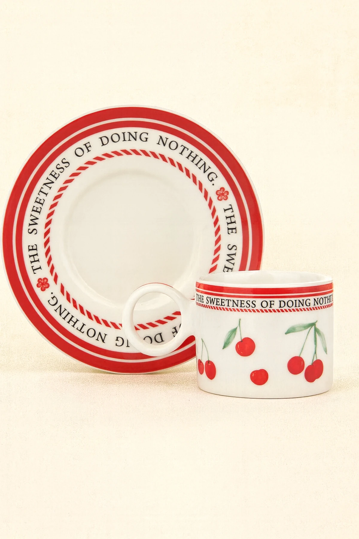 2'li Kiraz Desenli Porselen Kahve Fincanı ve Tabak Seti - kırmızı