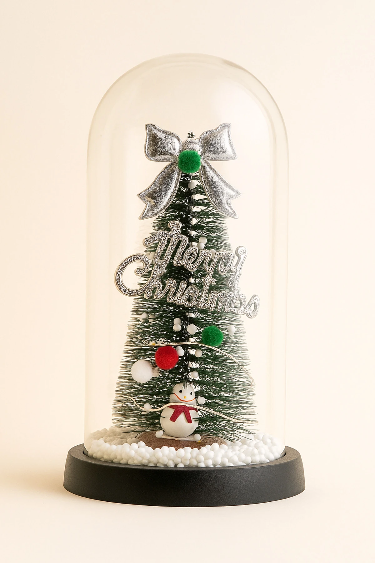 Işıklı Küre İçinde Yılbaşı Çam Ağacı – Kar Efektli LED Dekoratif Masa Süsü