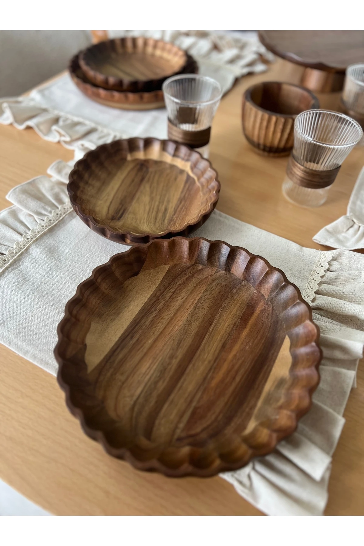 2'li Akasya Servis ve Sunum Tabağı Seti – 22 cm & 20 cm Doğal Ahşap Sunum Tabağı 