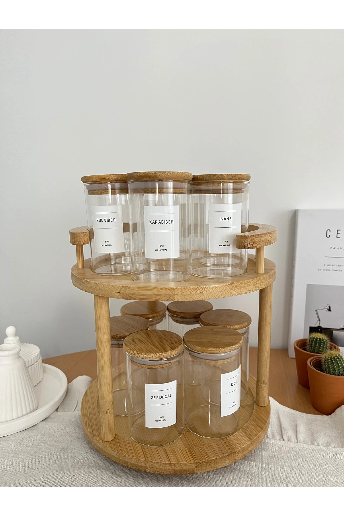 Döner Standlı Bambu Kapaklı Cam Baharatlık Seti - Şık ve Fonksiyonel Tasarım