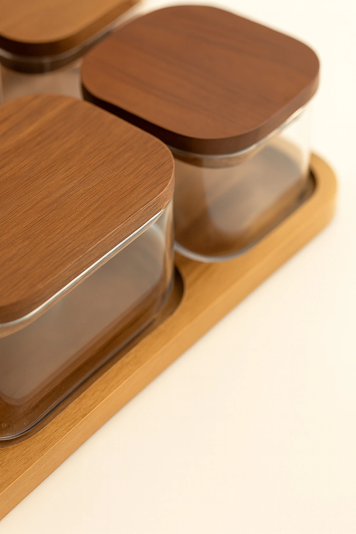 6’lı Akasya Standlı Vakum Kapaklı Cam Kahvaltılık Seti – Kare ve Dikdörtgen Borosilikat Kaseler