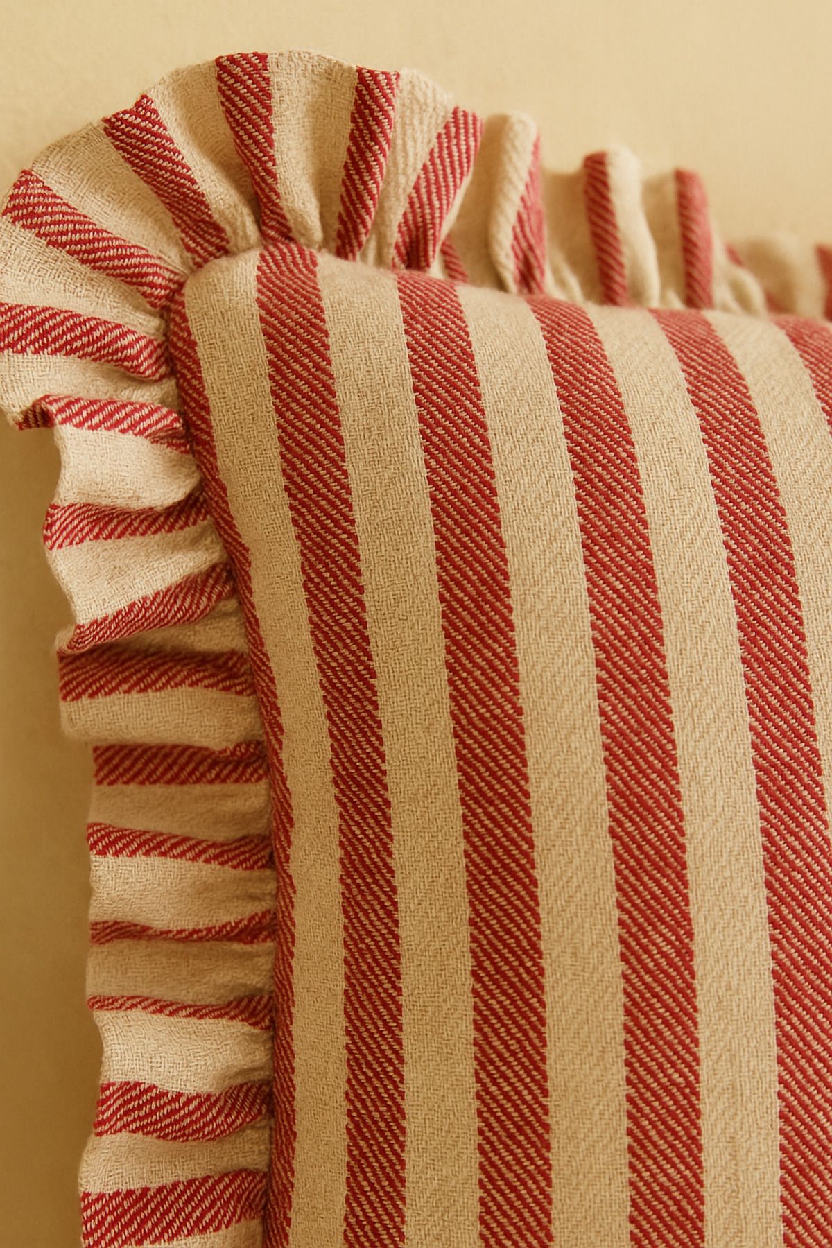 2’li Çizgili Fırfırlı Keten Kırlent Kılıfı Seti – 43x43 ve 50x30 cm - kırmızı