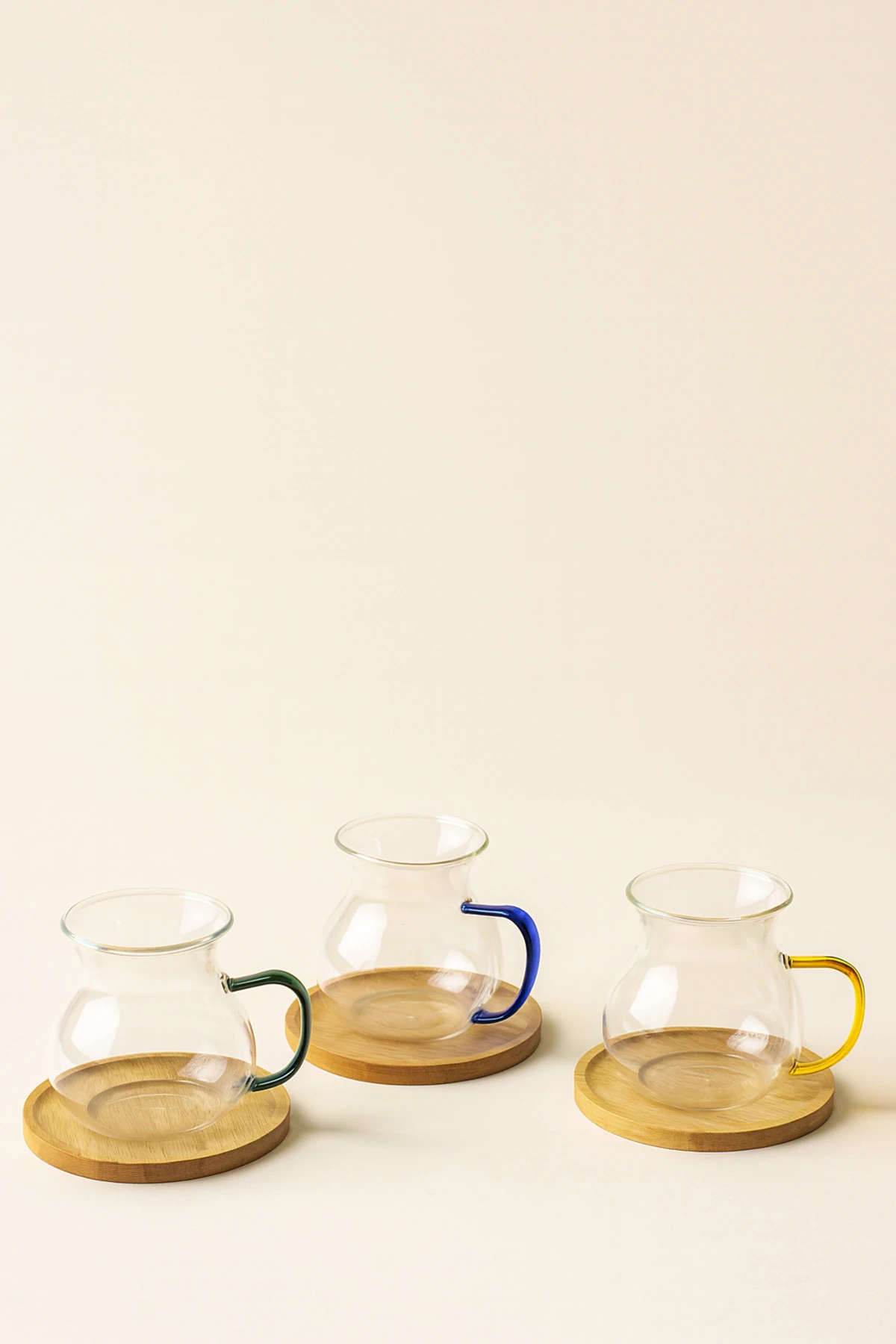 3’lü Bambu Altlıklı Renkli Kulplu Borosilikat Cam Çay Bardağı Seti