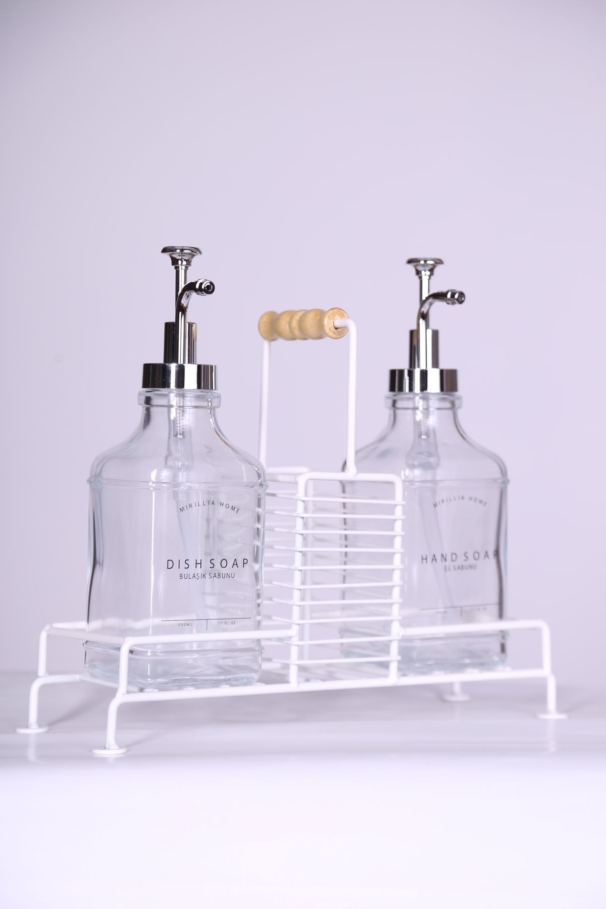 2’li Beyaz Metal Standlı Cam Sıvı Sabunluk ve Losyon Şişesi – 500 ml Modern Tasarım