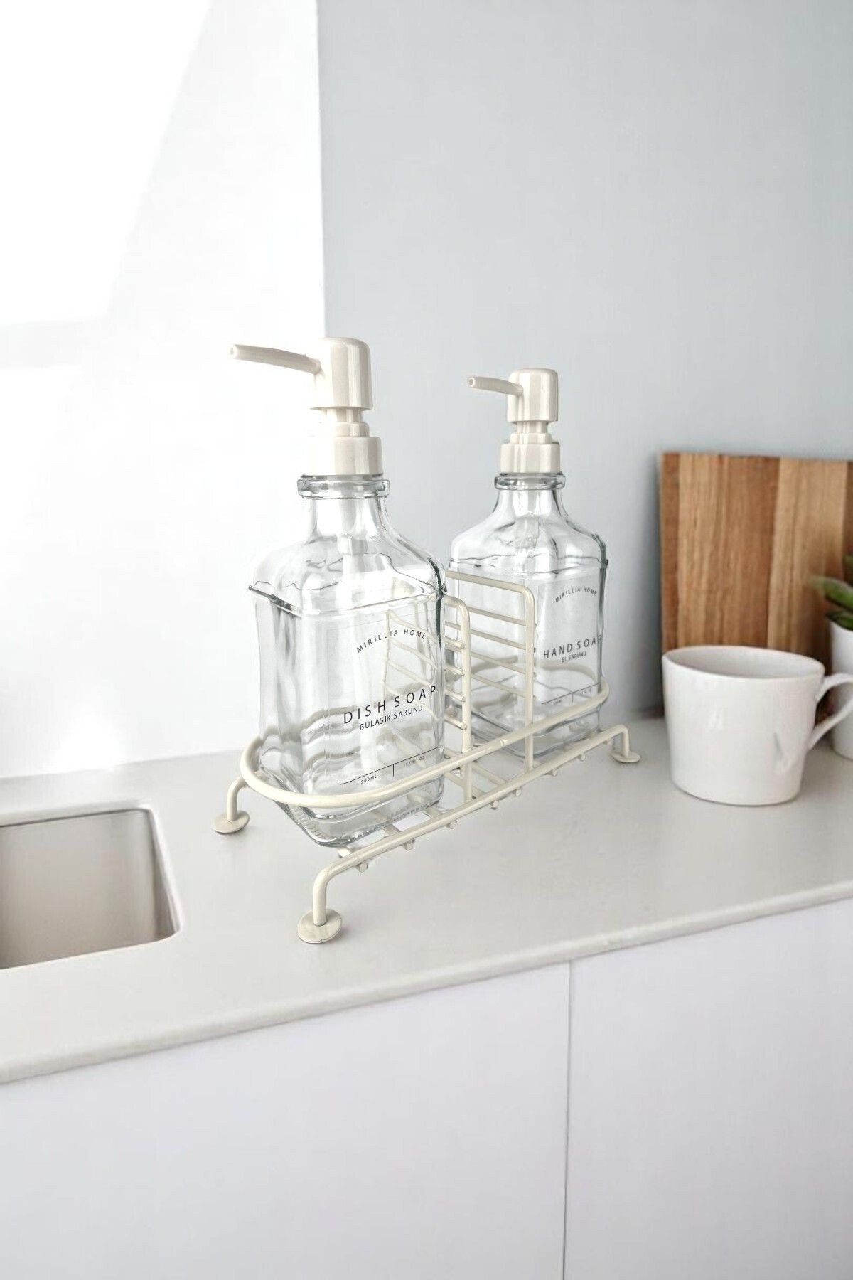 Metal Standlı İkili Cam Sabunluk Seti – 500 ml Sıvı Sabunluk ve Süngerlik