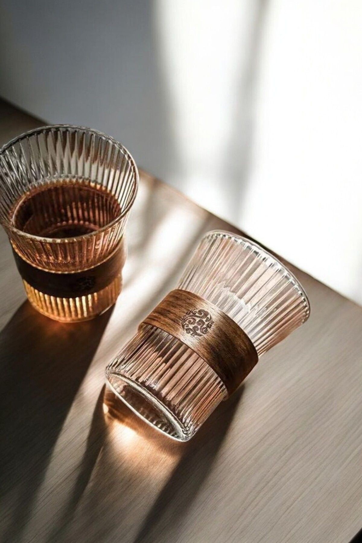 2'li Ahşap Detaylı Origami Cam Bardak - Isıya Dayanıklı Borosilikat Kahve ve Sunum Bardağı 350ML