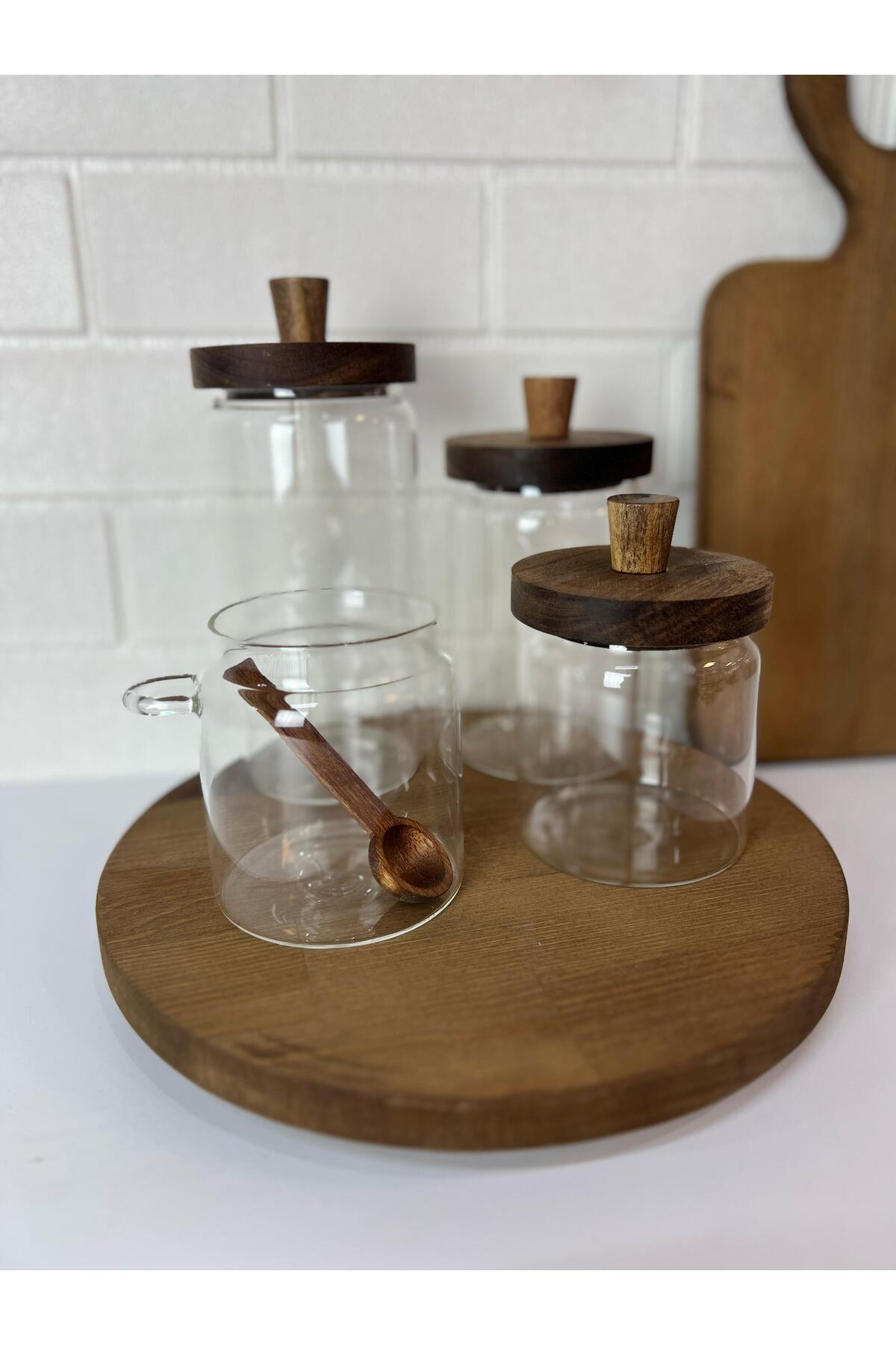 Akasya Kapaklı Cam Kavanoz Seti – Döner Ahşap Altlıklı Kavanoz Seti (6 Parça)