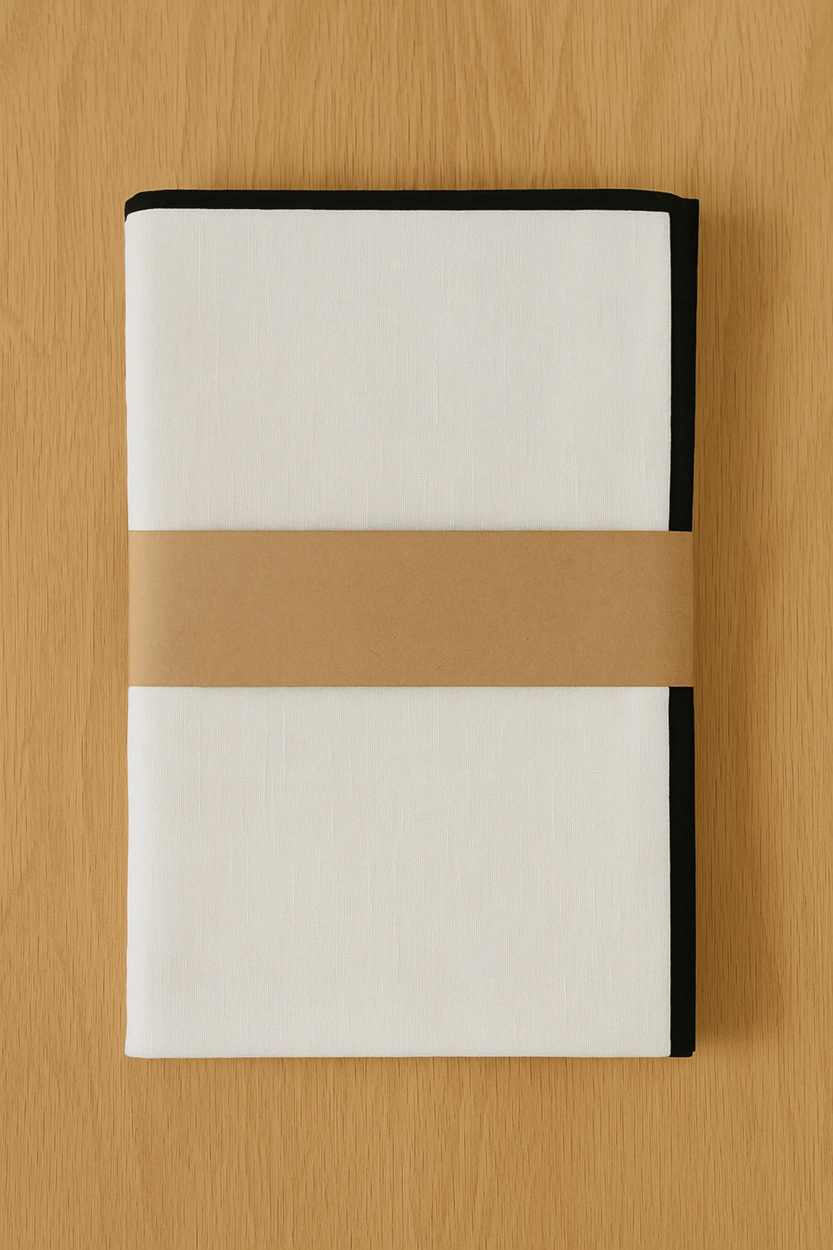 Biyeli Beyaz Keten Masa Örtüsü - 4, 6 Kişilik ve Kare Masa Seçenekli