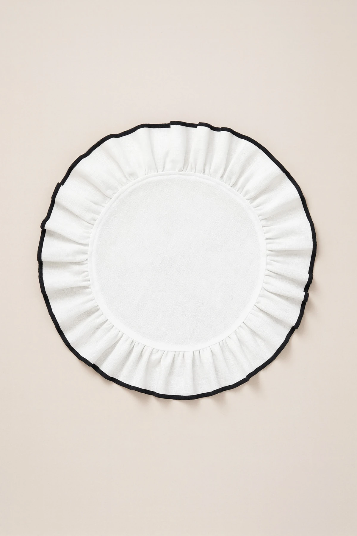 6'lı Yuvarlak Keten Amerikan Servis Seti – Beyaz, Siyah Biyeli Fırfır Kenar Tasarım - Beyaz