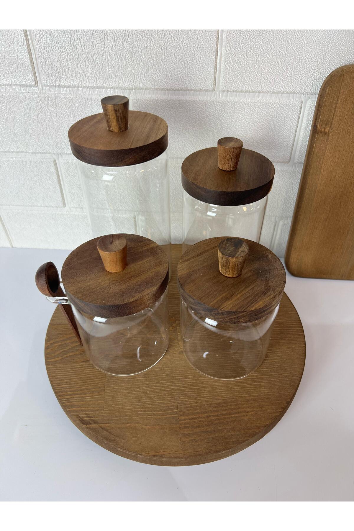 Akasya Kapaklı Cam Kavanoz Seti – Döner Ahşap Altlıklı Kavanoz Seti (6 Parça)