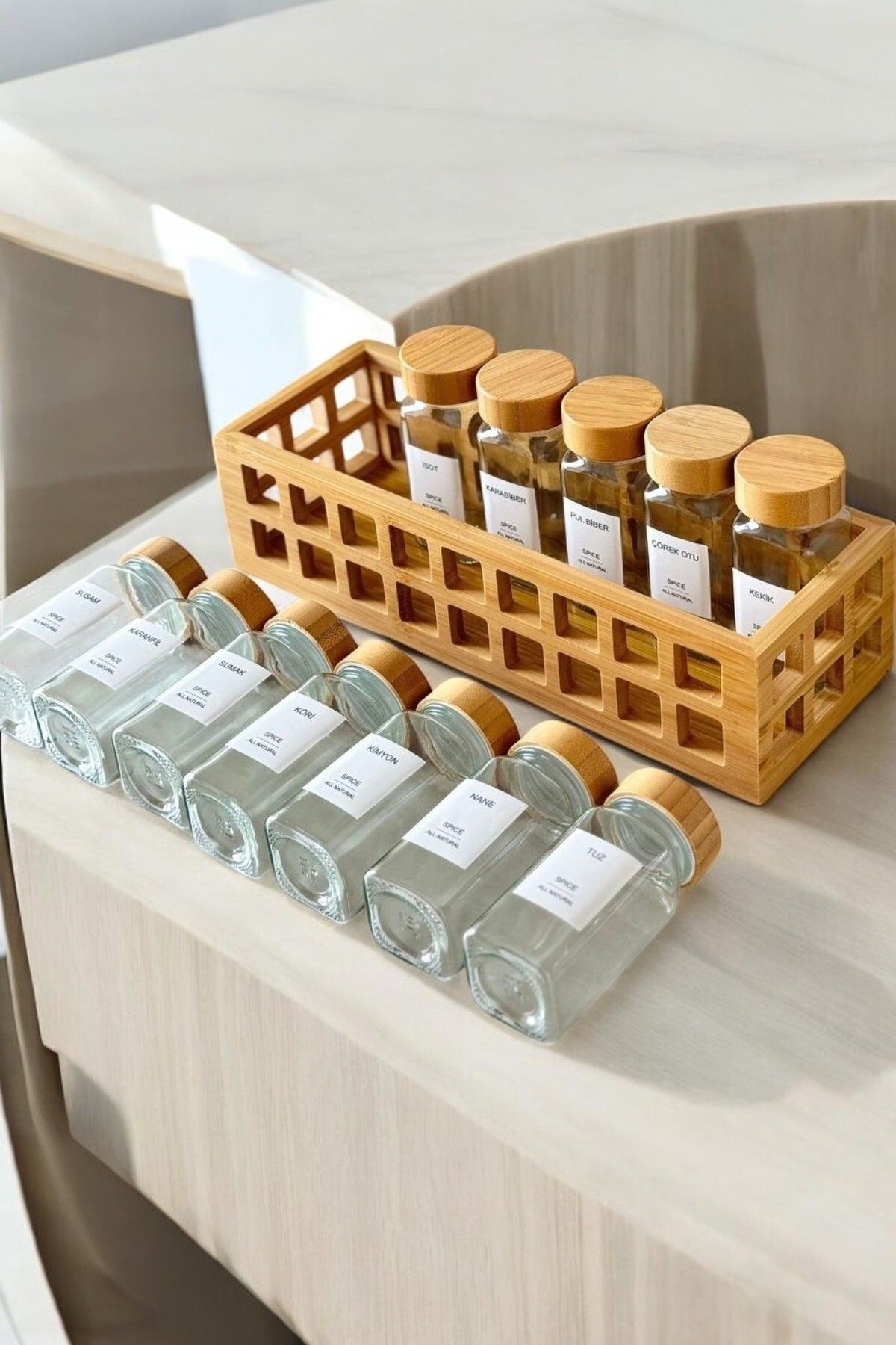 Bambu Standlı 12’li Bambu Kapaklı Baharatlık Seti – Etiketli