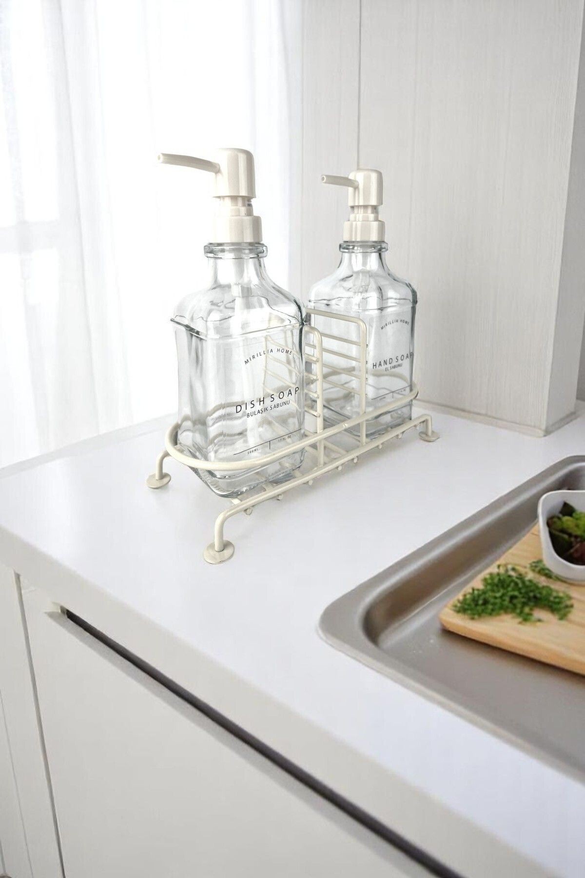 Metal Standlı İkili Cam Sabunluk Seti – 500 ml Sıvı Sabunluk ve Süngerlik