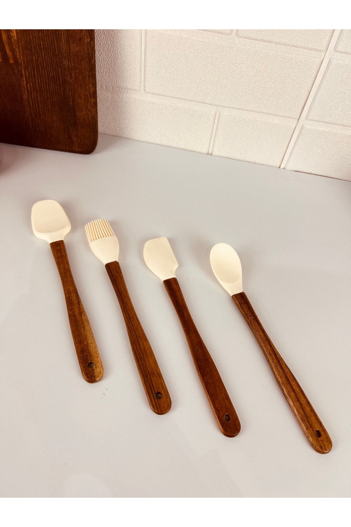 4'lü Akasya Saplı Silikon Mutfak Gereçleri Set - Spatula, Kaşık Ve Fırça