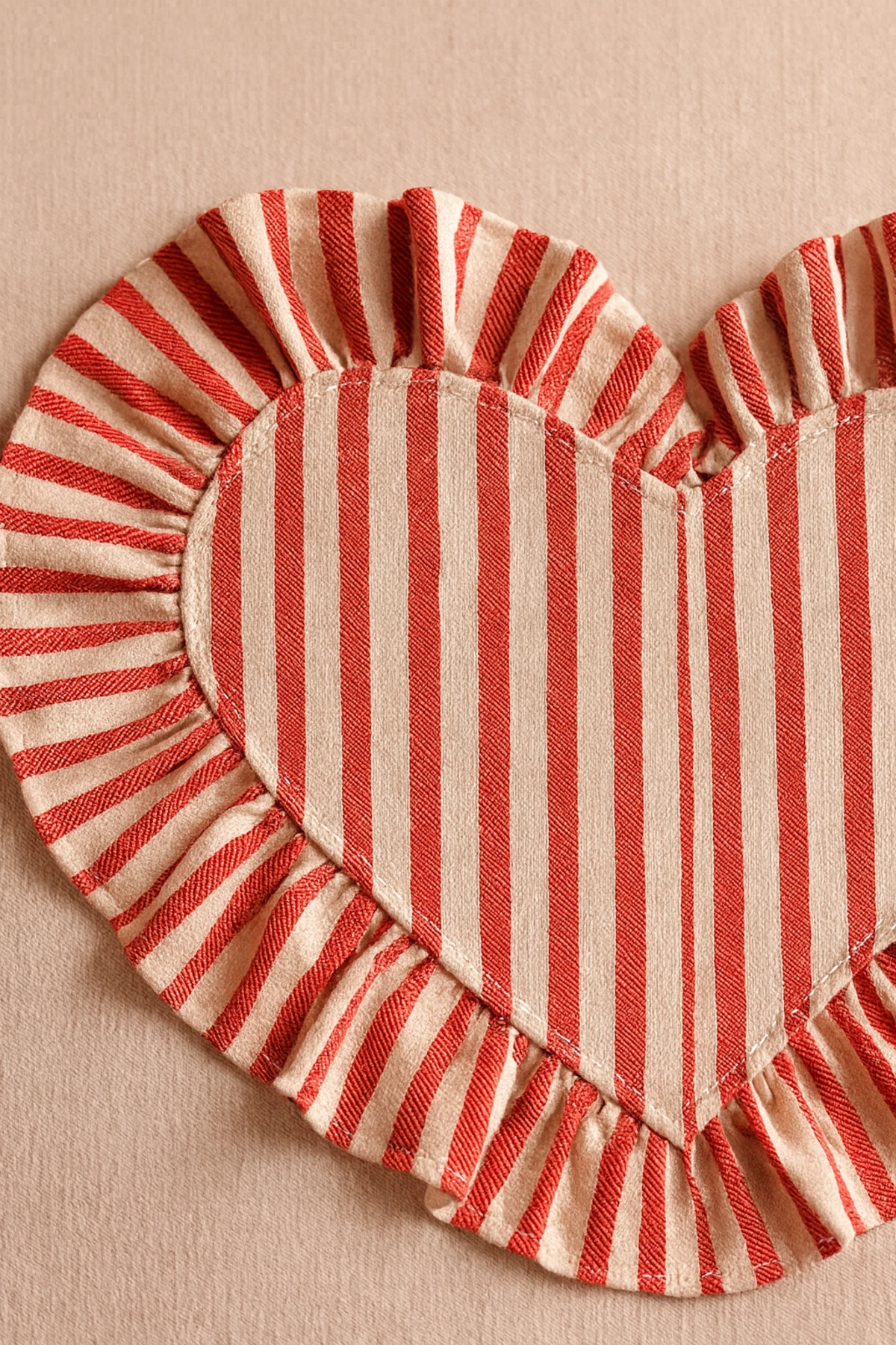 2’li Kırmızı Çizgili Fırfırlı Kalp Amerikan Servis –Kalp Supla