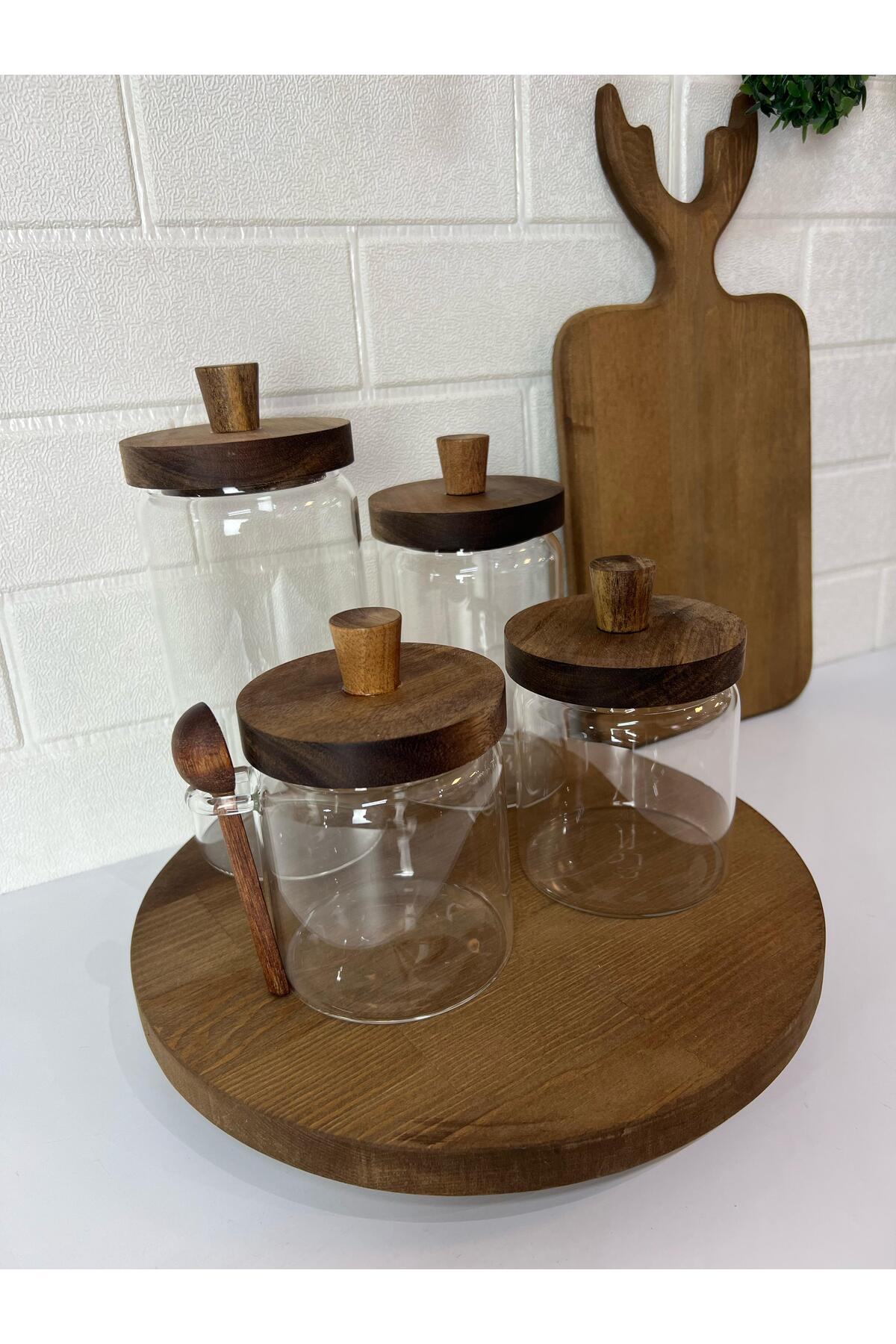 Akasya Kapaklı Cam Kavanoz Seti – Döner Ahşap Altlıklı Kavanoz Seti (6 Parça)