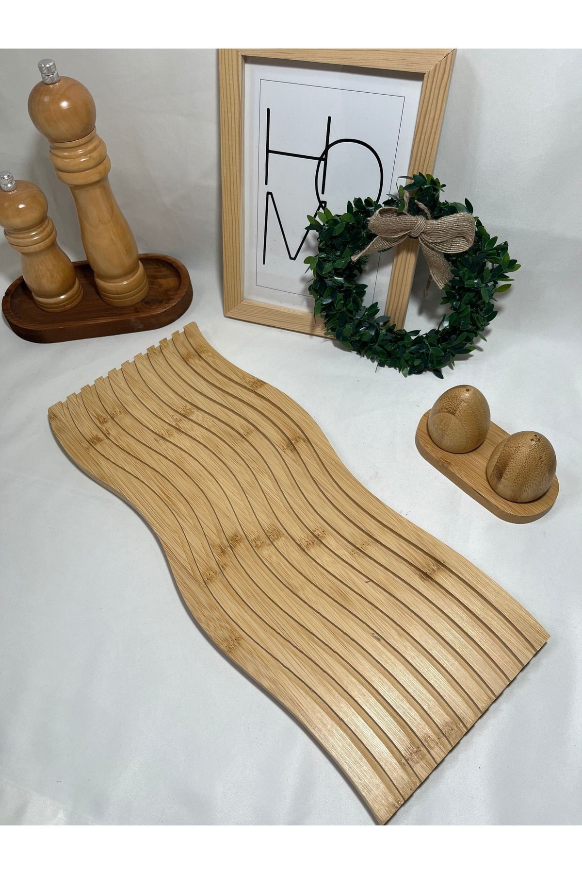 Bambu Dalgalı Sunum Tahtası | 38x18 cm Doğal Ahşap Kesme ve Sunum Tabağı