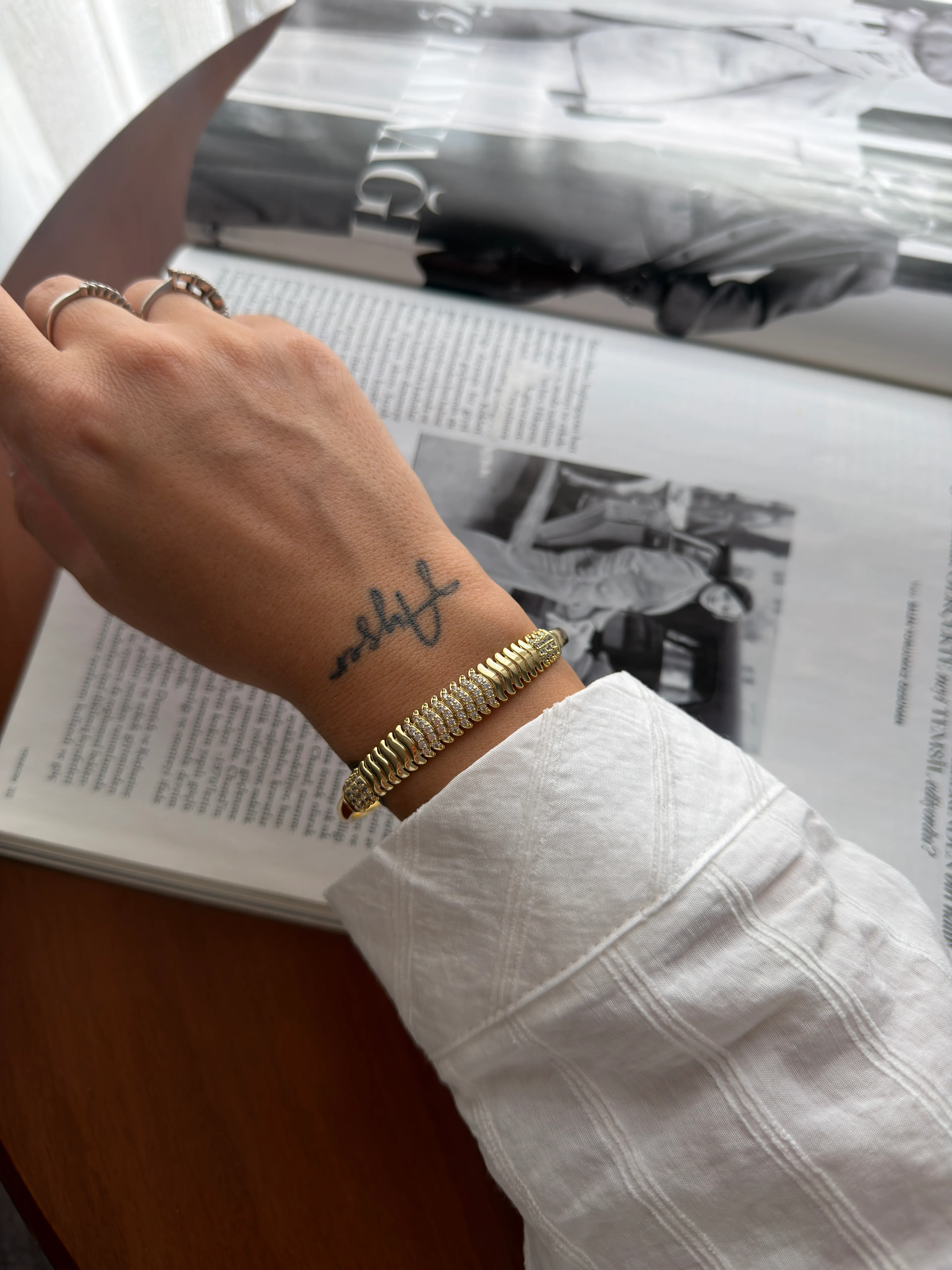 Vip 14 K Balıksırtı Zirkon Kelepçe