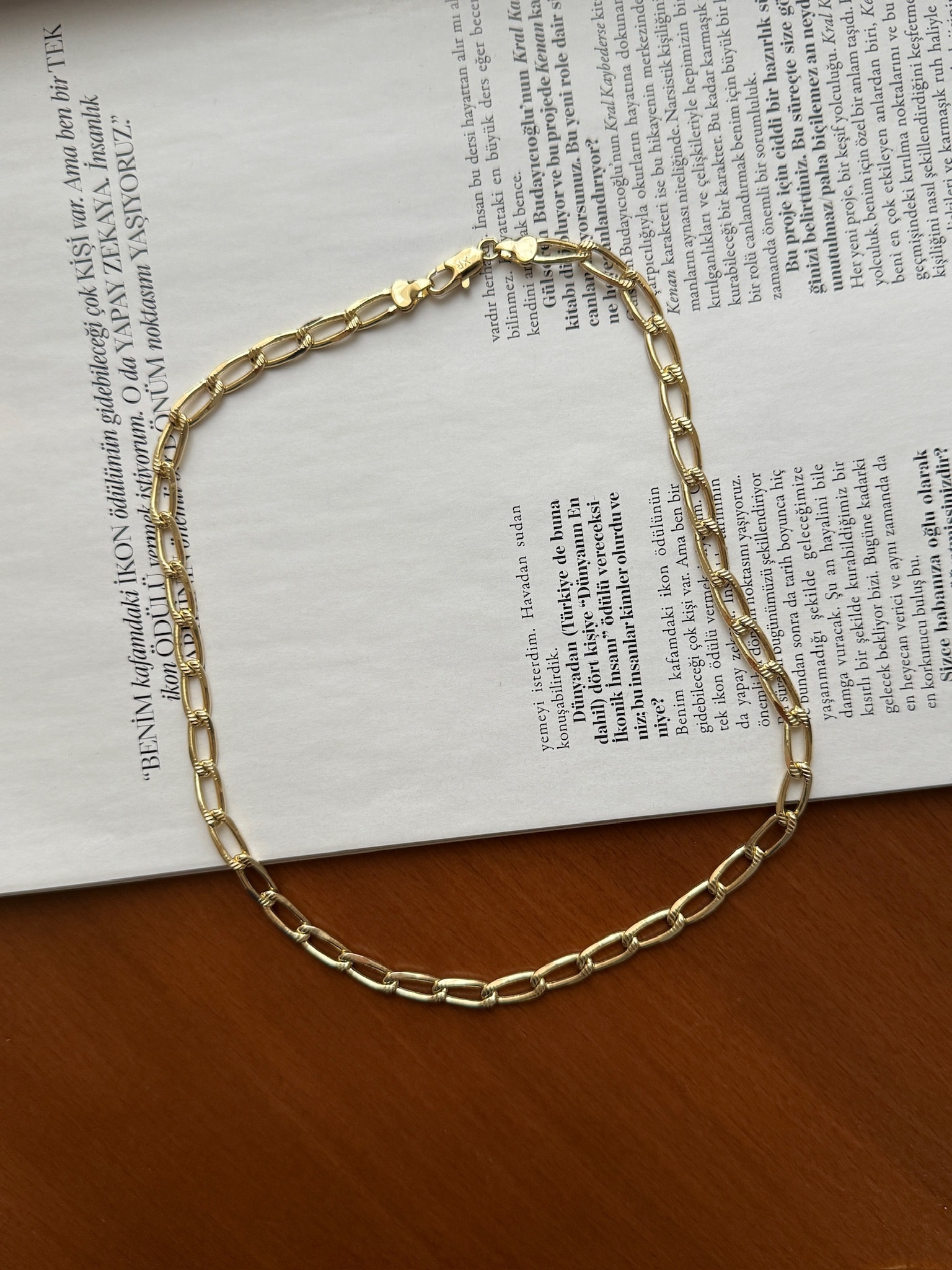 Vip 14K Oval Retro Kolye