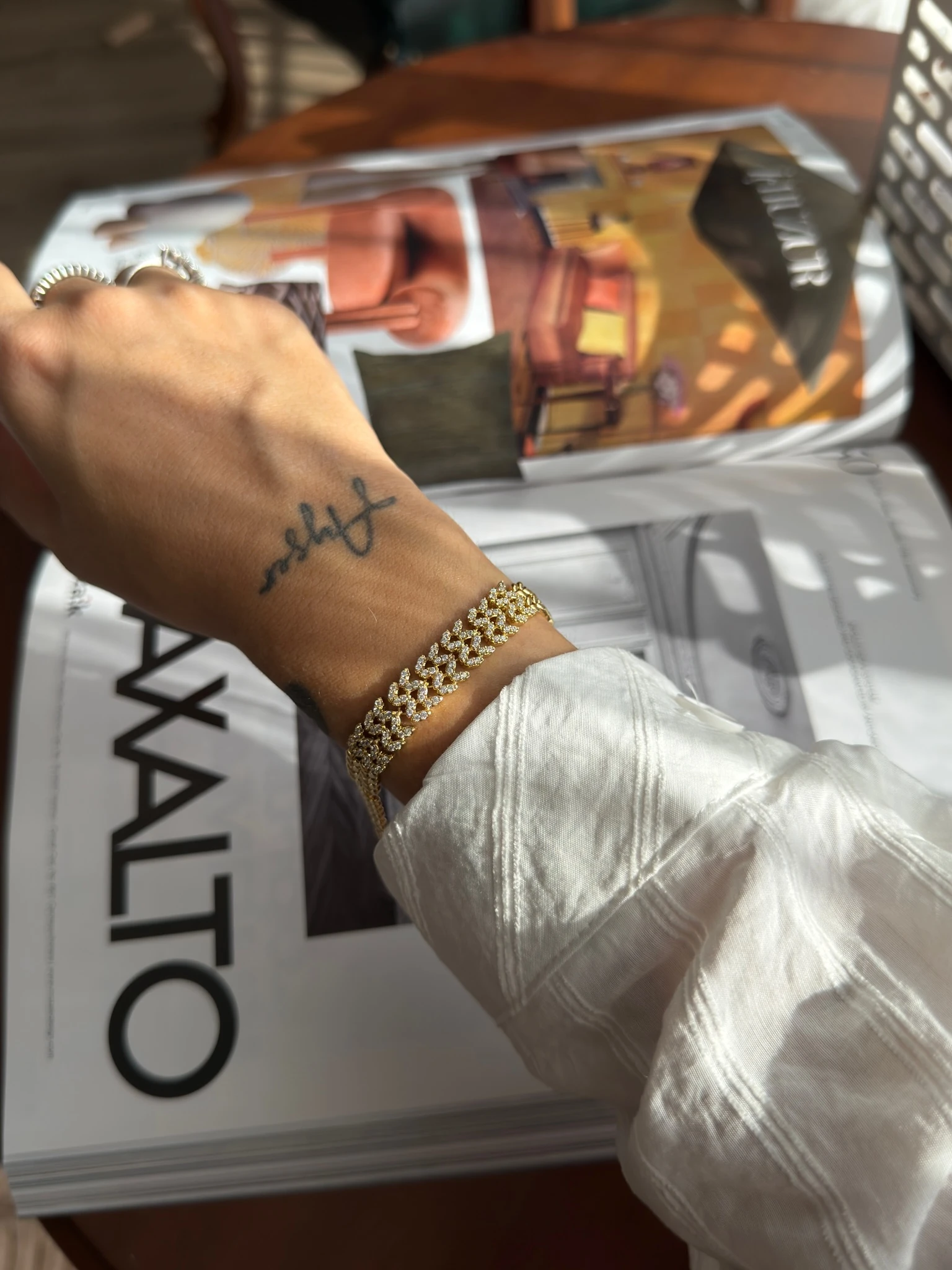 Vip 14K Taşlı Yaprak Detay Hasır Künye