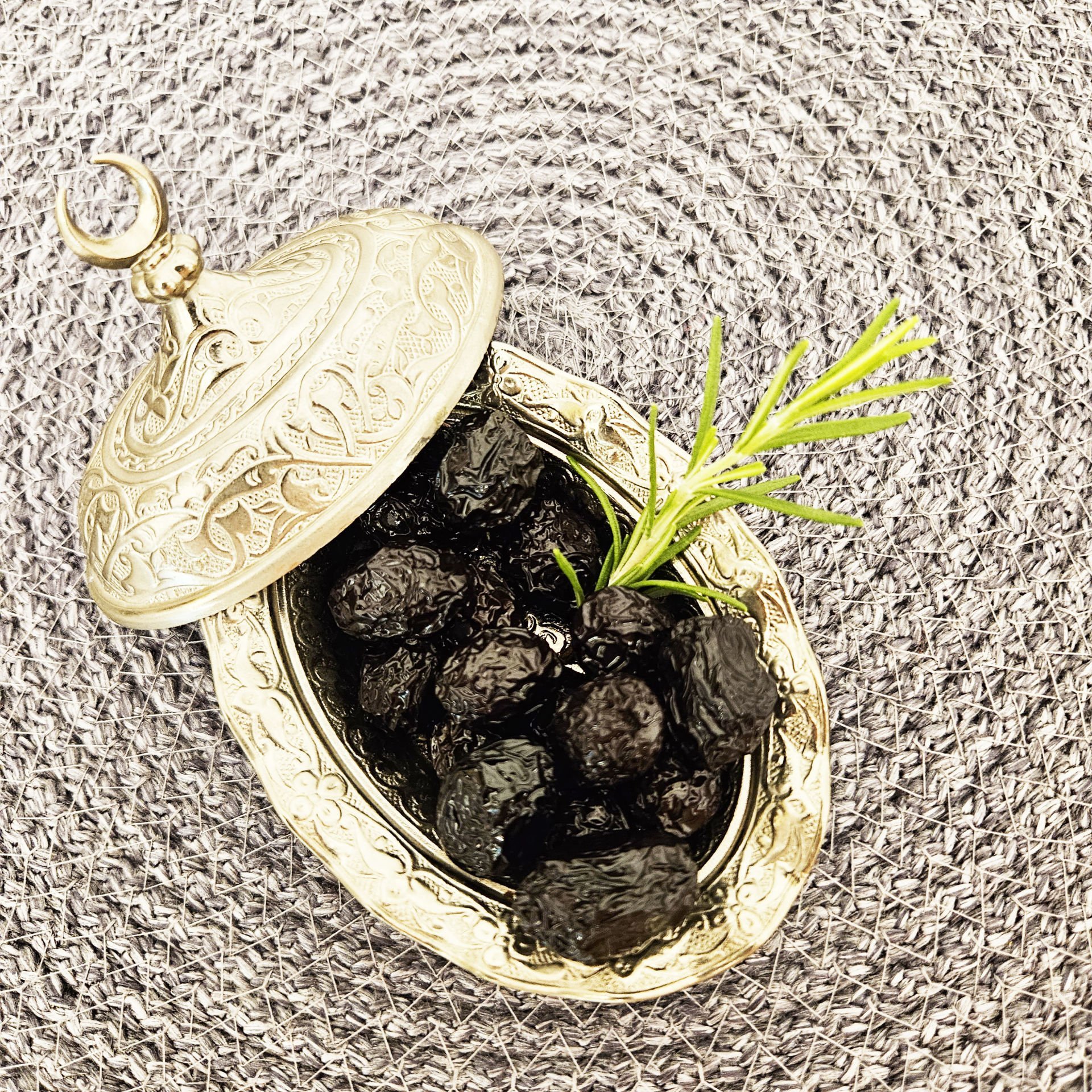 Kuru Sele Siyah Zeytin - 1 Kg