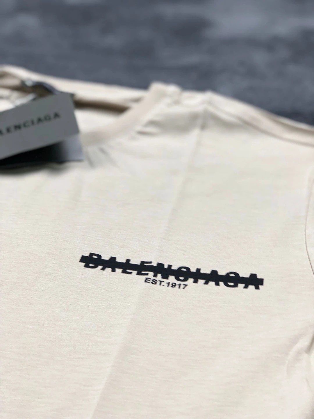 Balenciaga Text Logo Tee - Krem