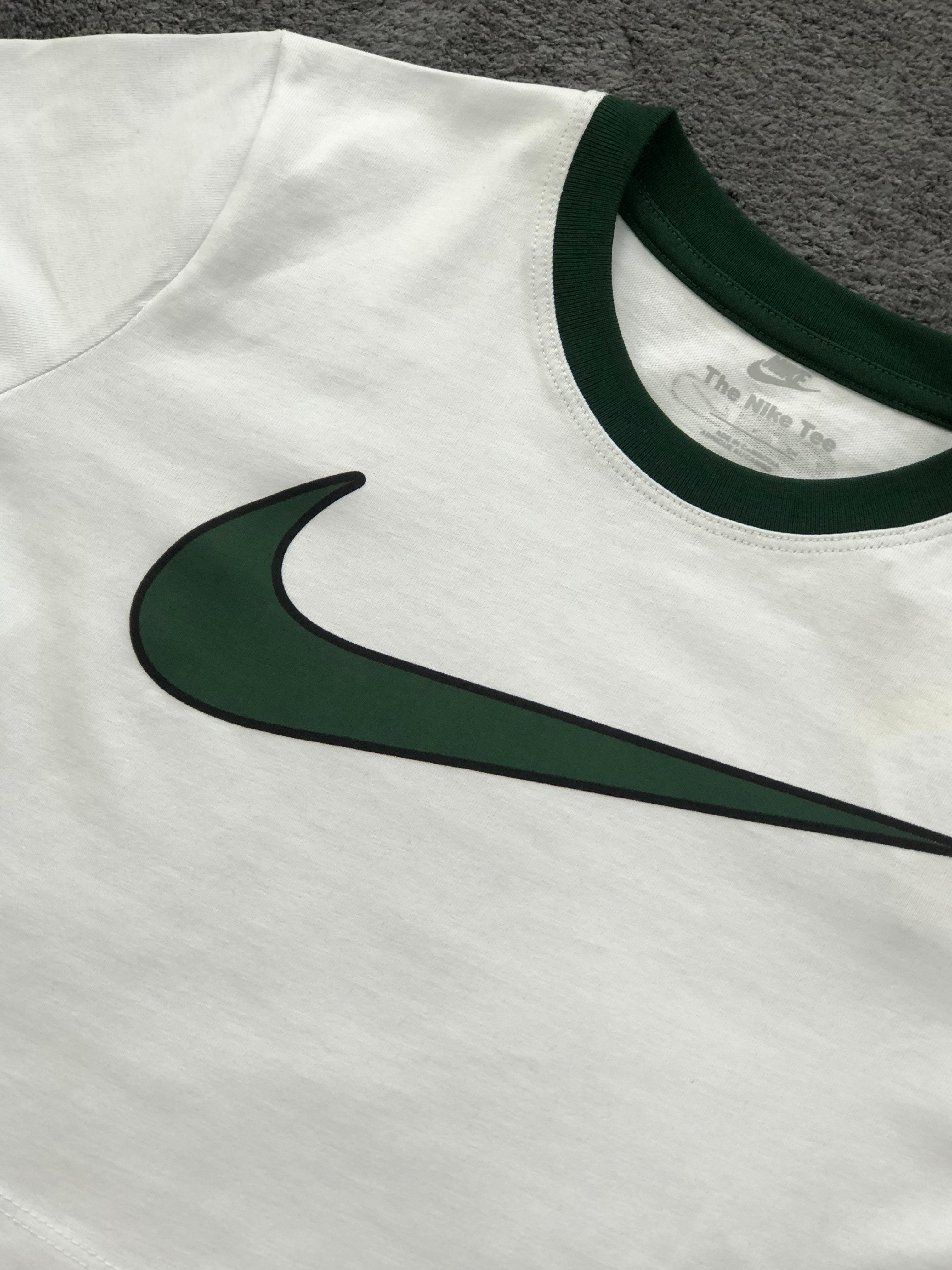 Nike Swoosh Crop - Beyaz