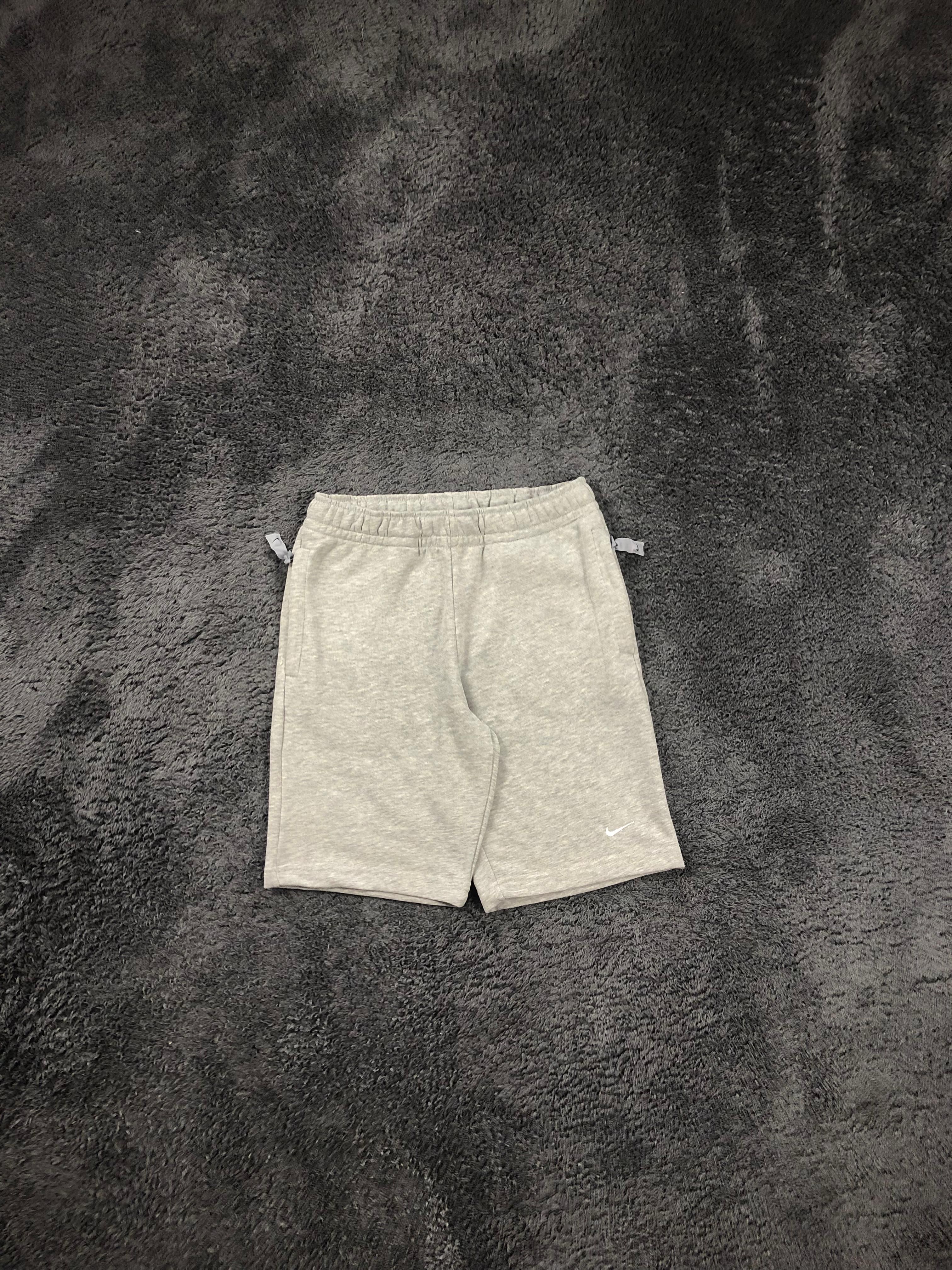 Nike Solo Swoosh Short - Gri