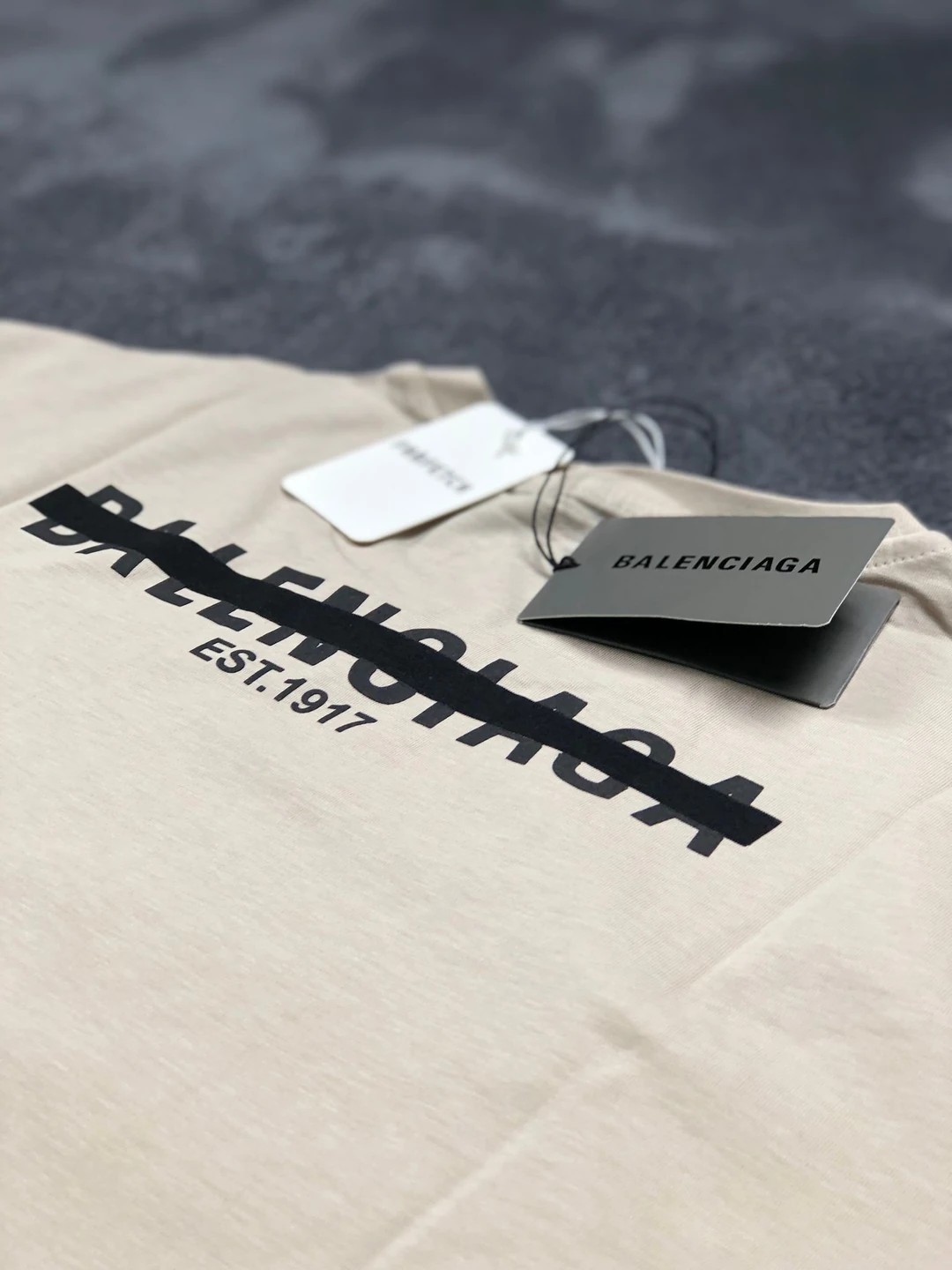 Balenciaga Text Logo Tee - Krem