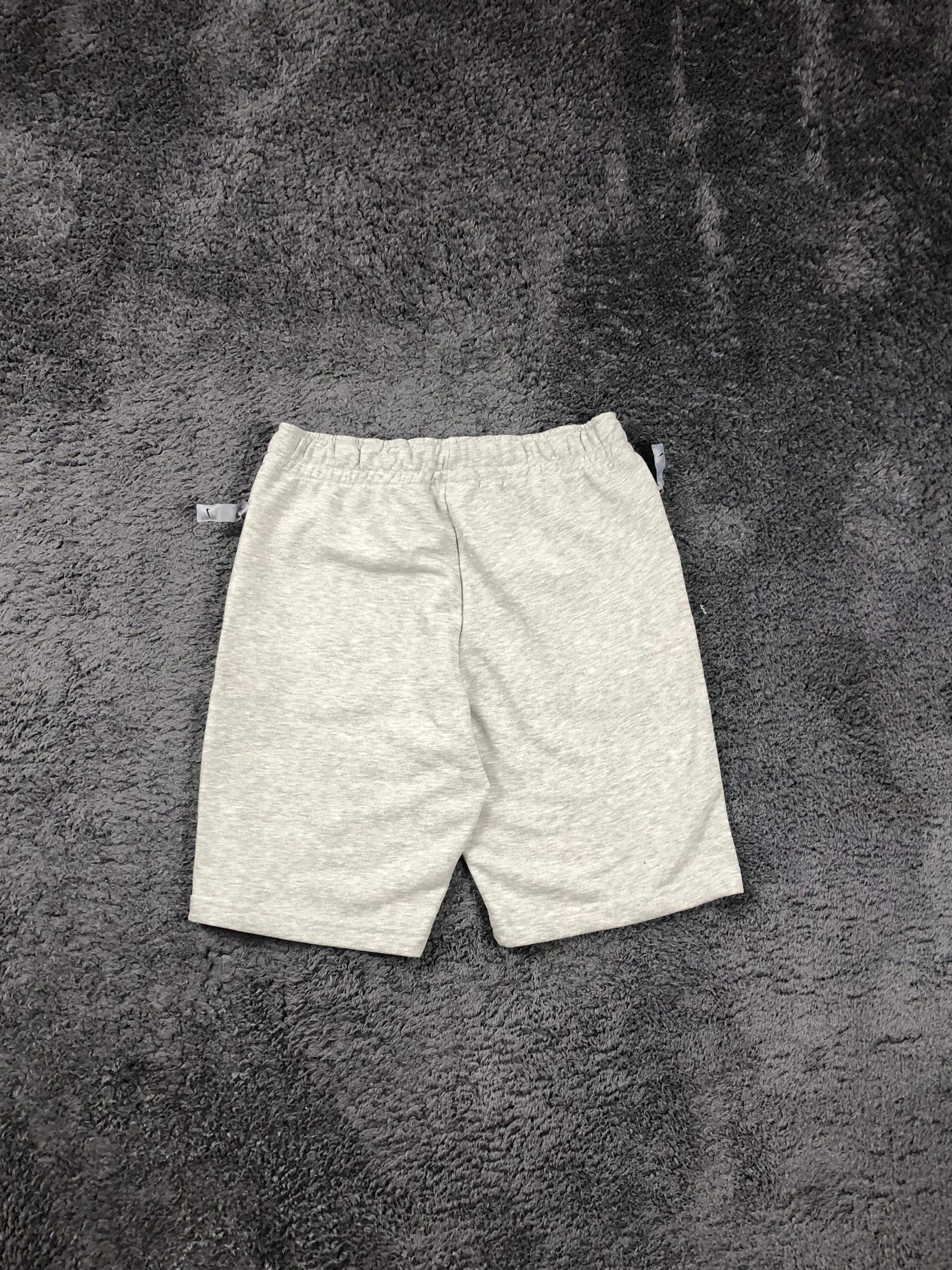 Nike Solo Swoosh Short - Gri