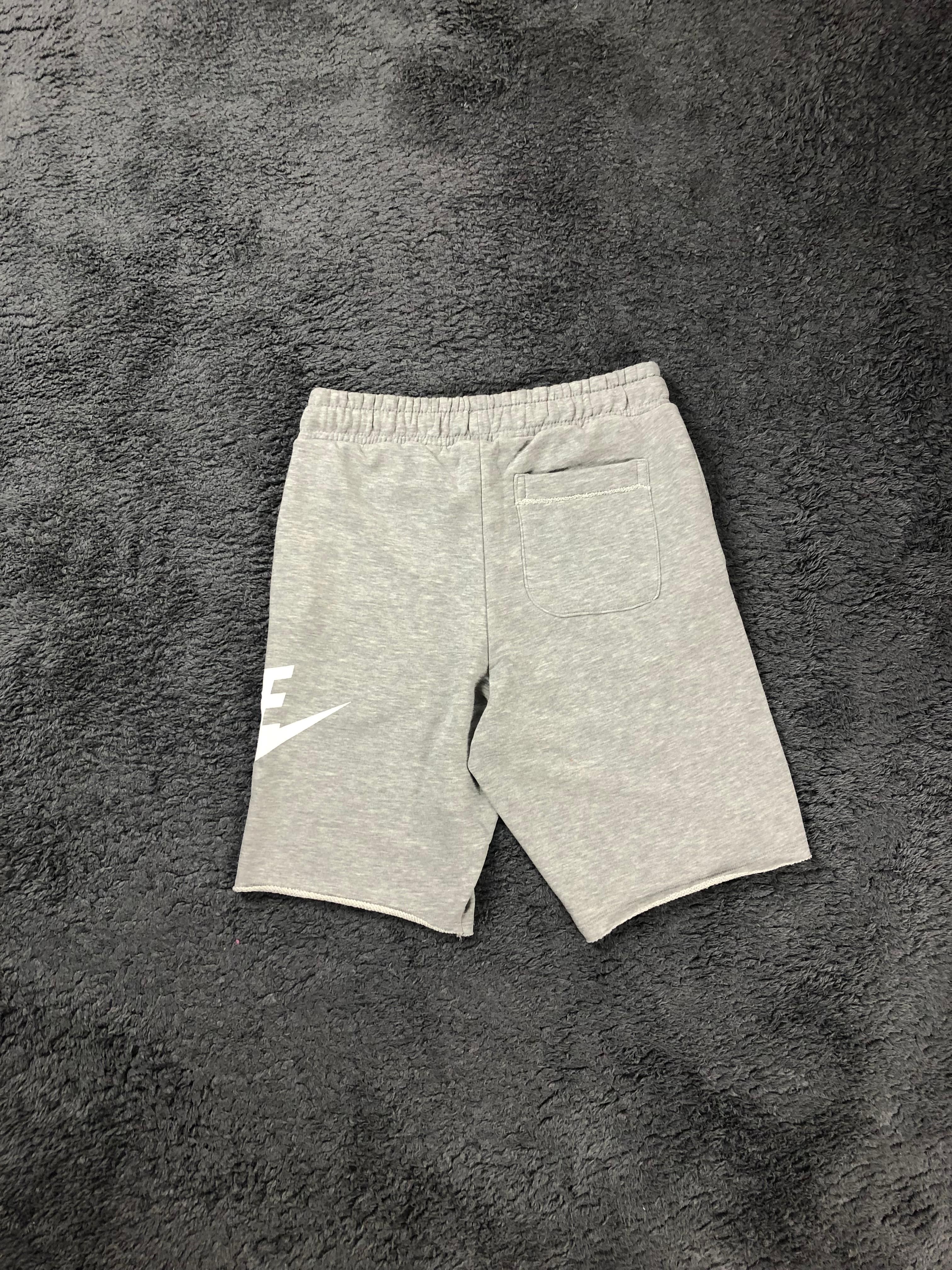 Nike Club Alumni Short - Gri