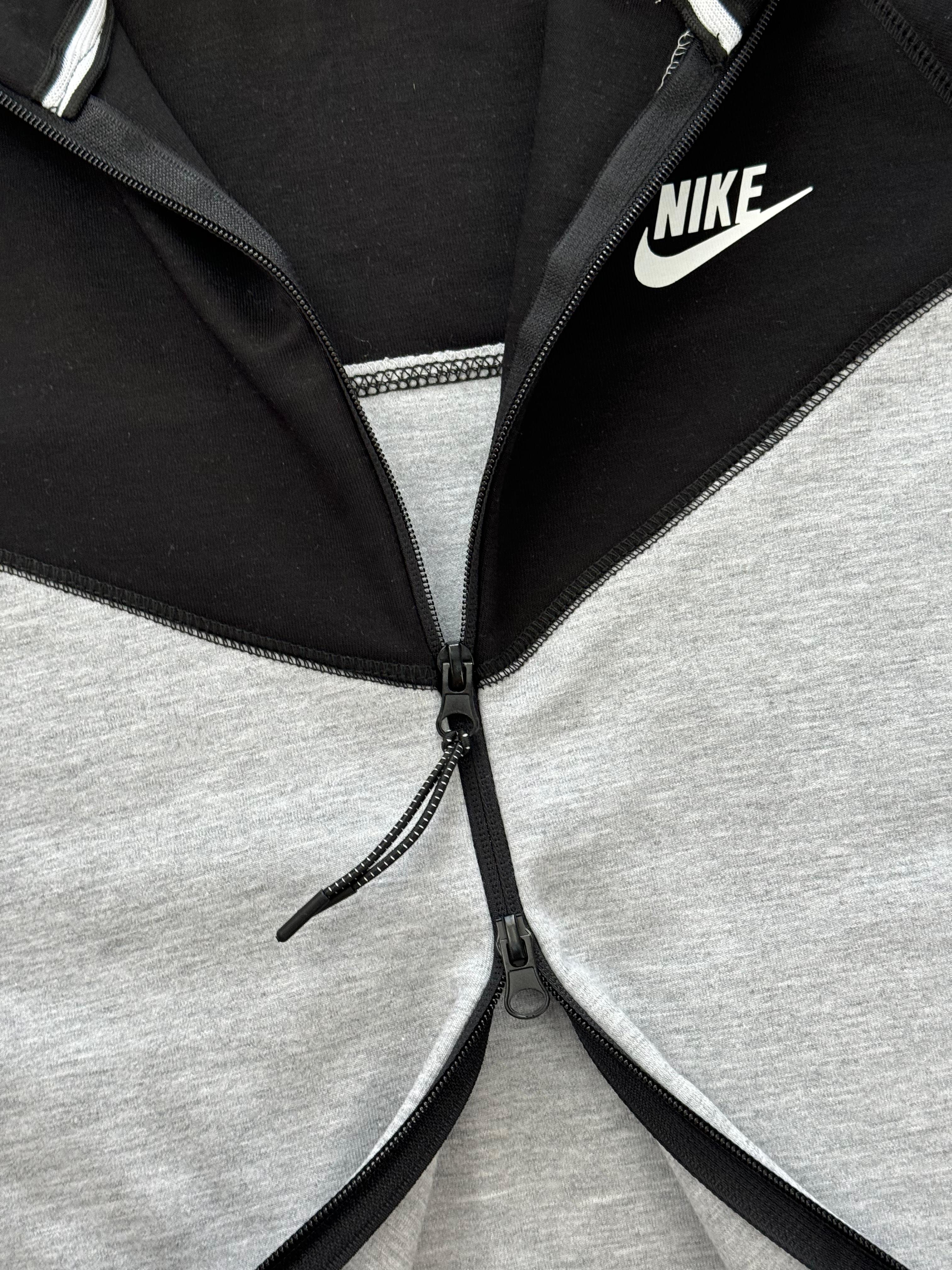 Yeni Tech Fleece Windrunner Hoodie - Siyah & Gri