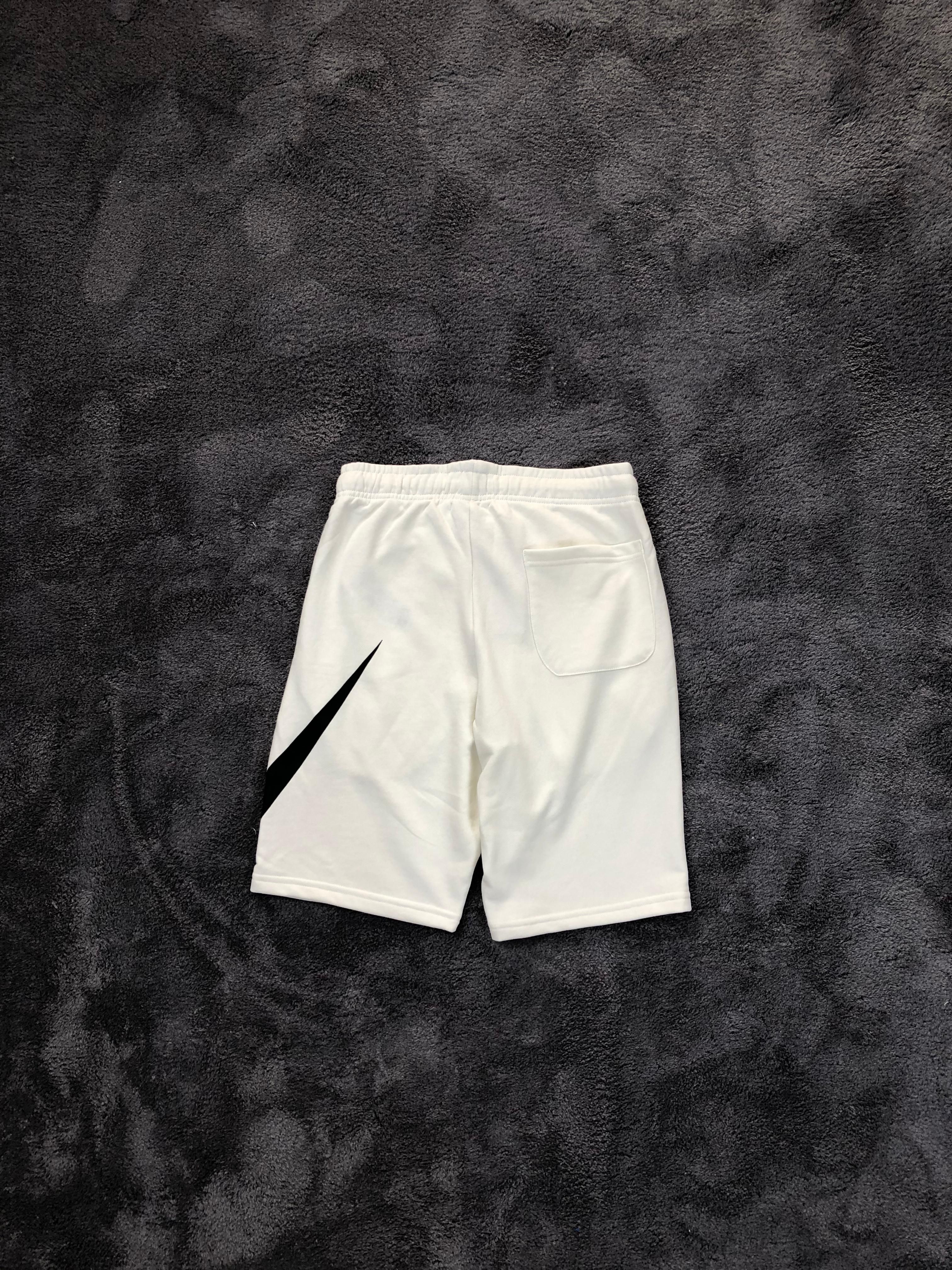 Nike Big Swoosh Short - Beyaz