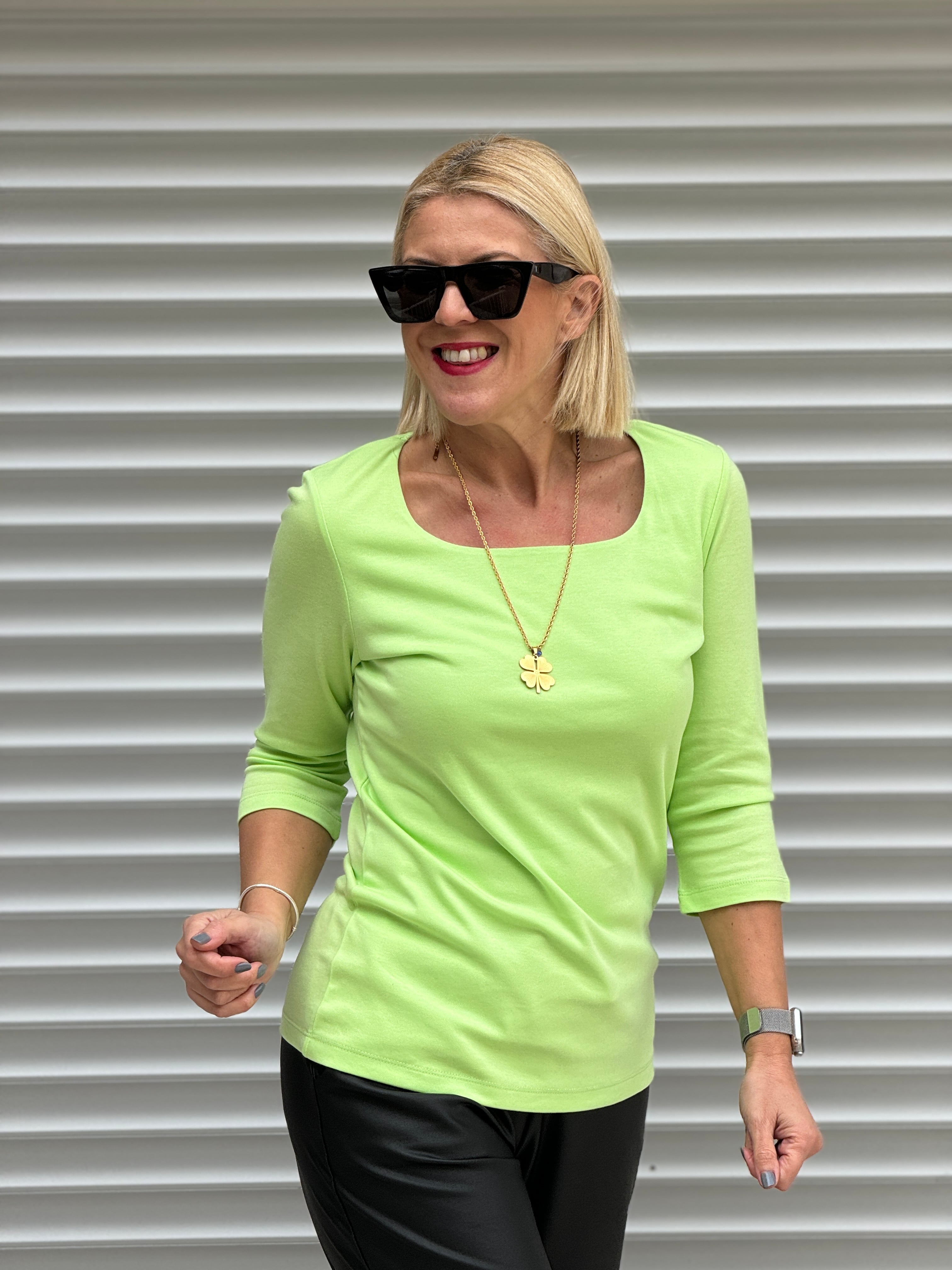 NEON YESIL