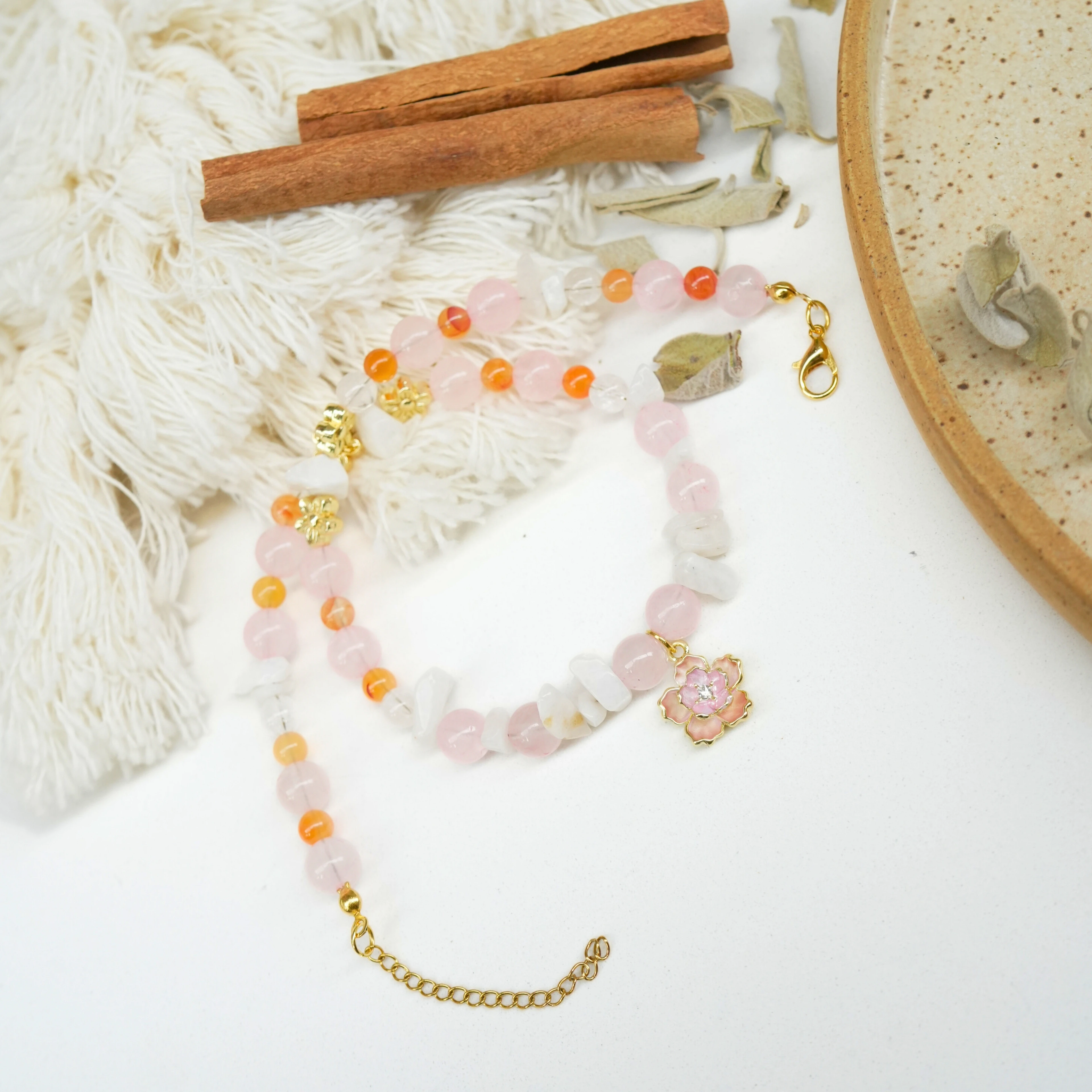  İlahi Dişil Enerji Kolyesi