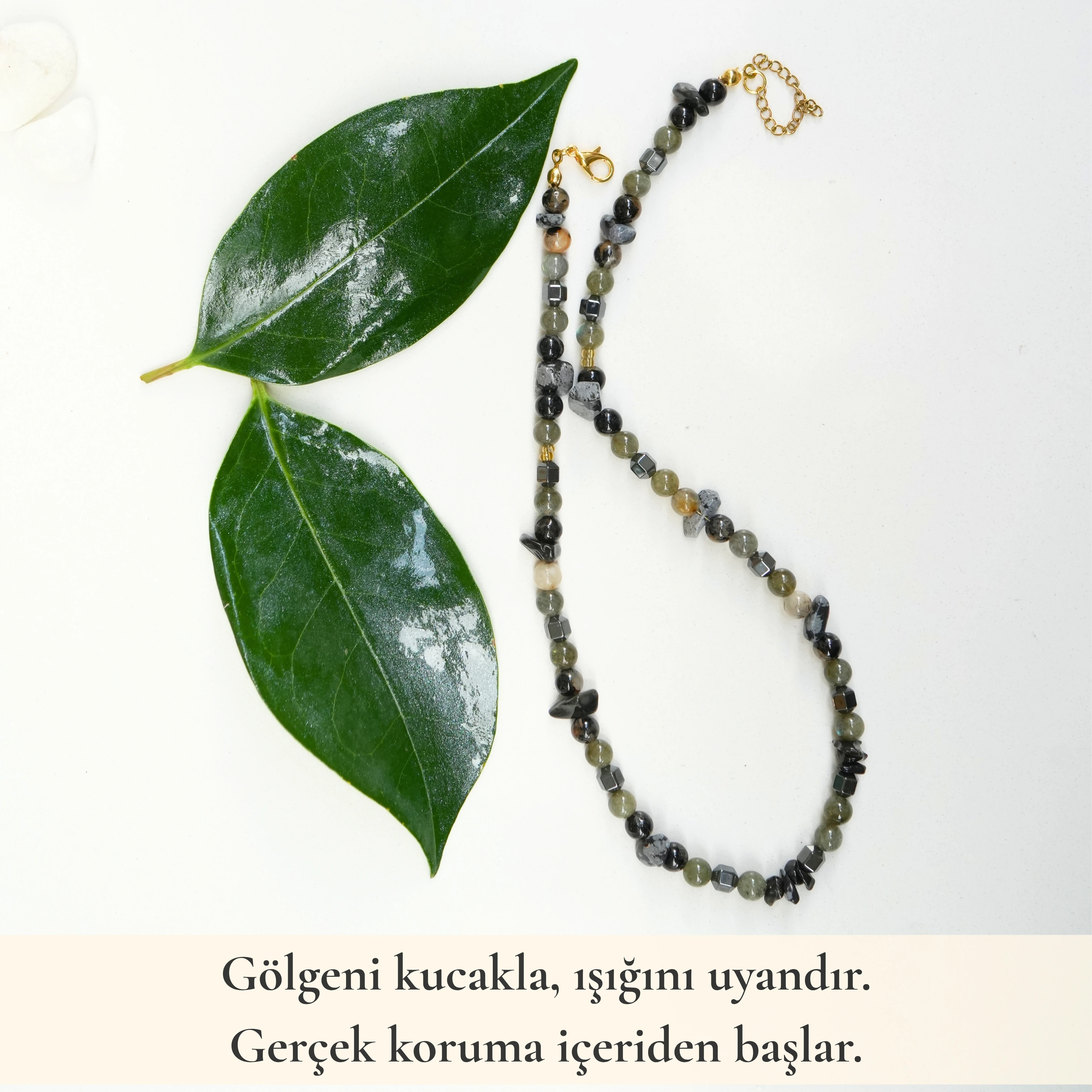 Gölge Işığı Kolyesi