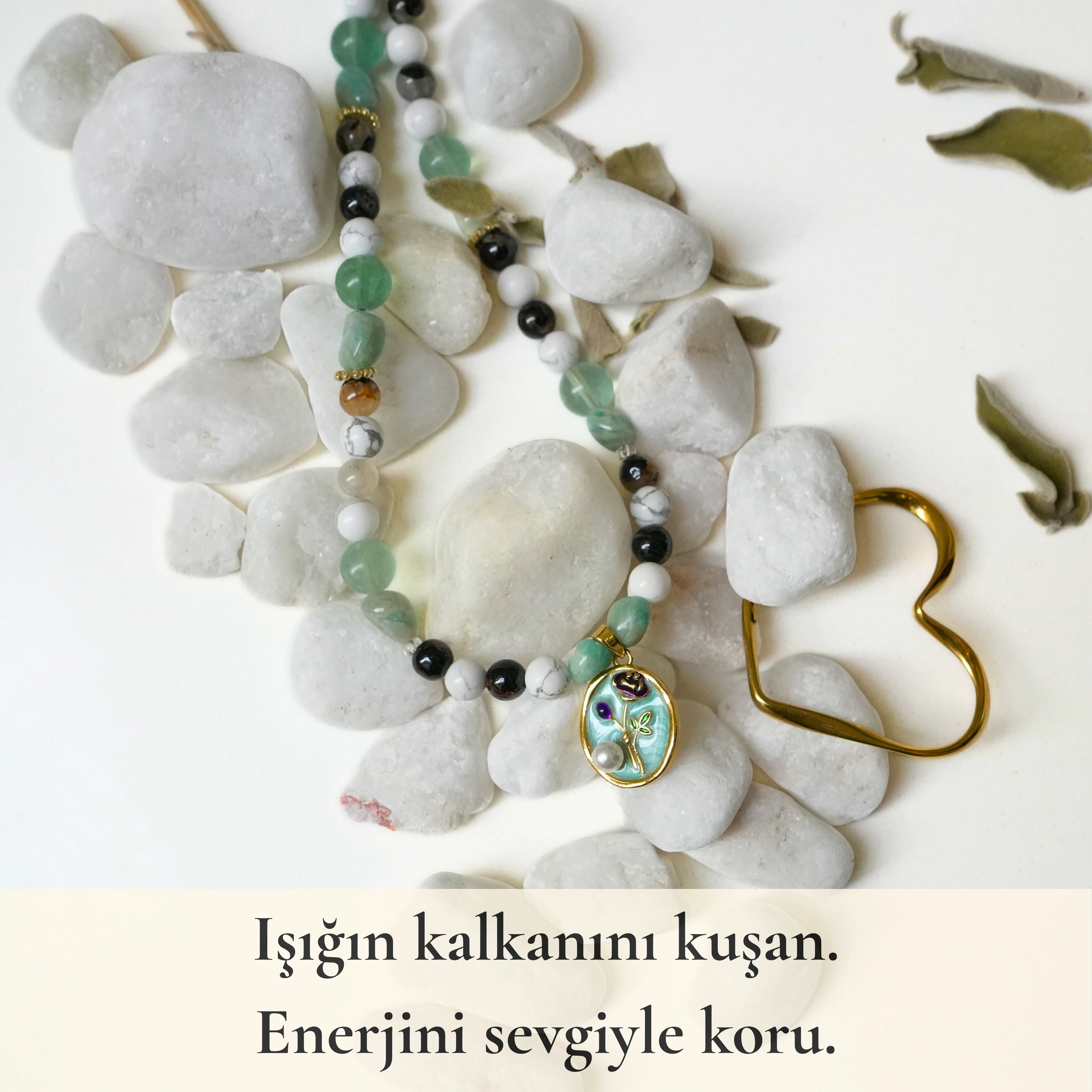 Işığın Kalkanı Kolyesi