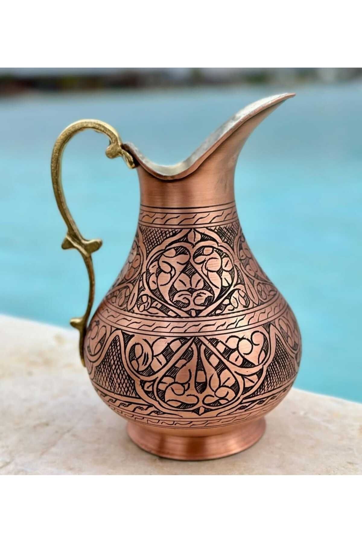 Bakır el işlemeli oyma sürahi 2 litre