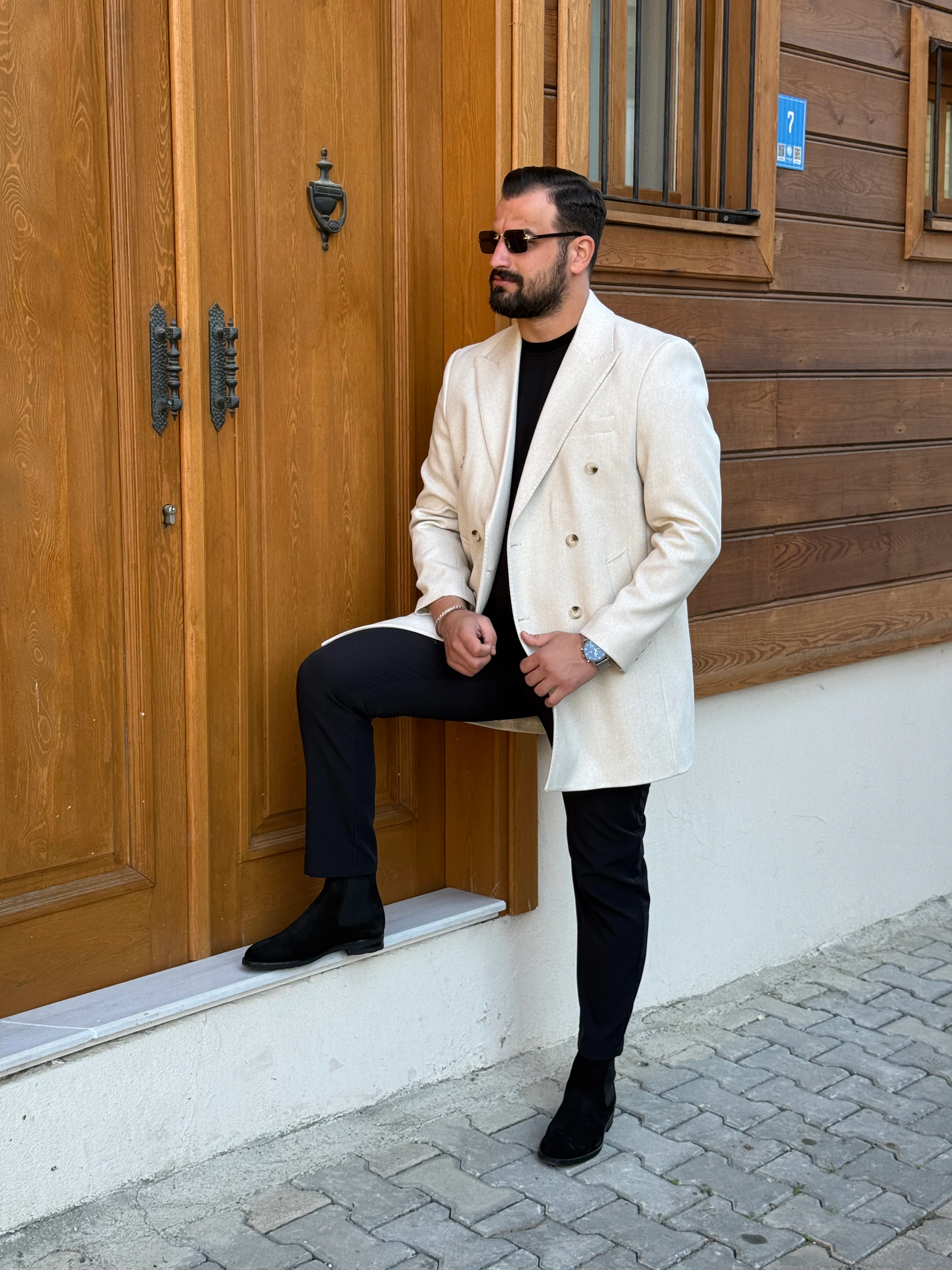 BEJ RENK KRUVAZE KAŞE KABAN