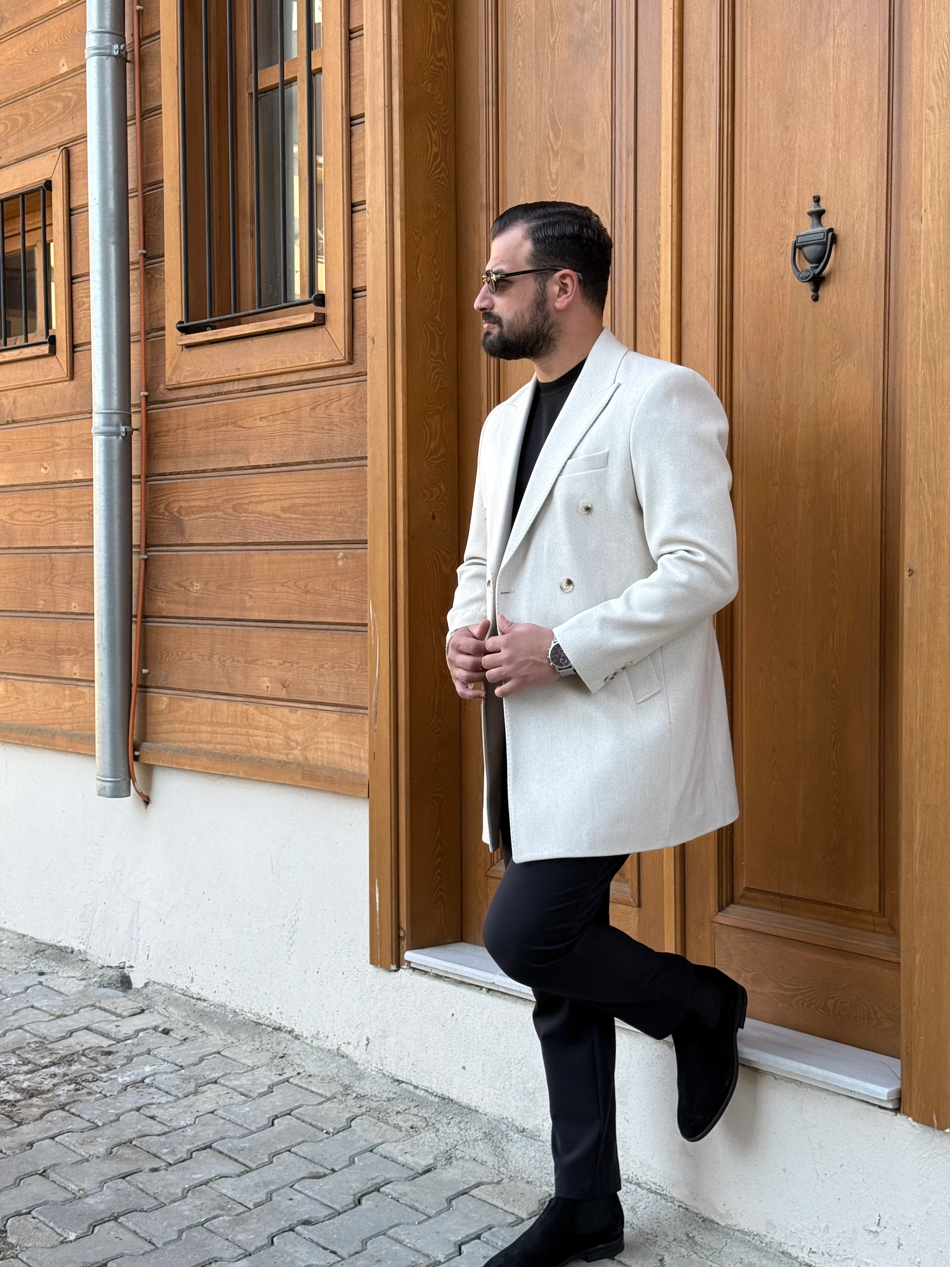 BEJ RENK KRUVAZE KAŞE KABAN