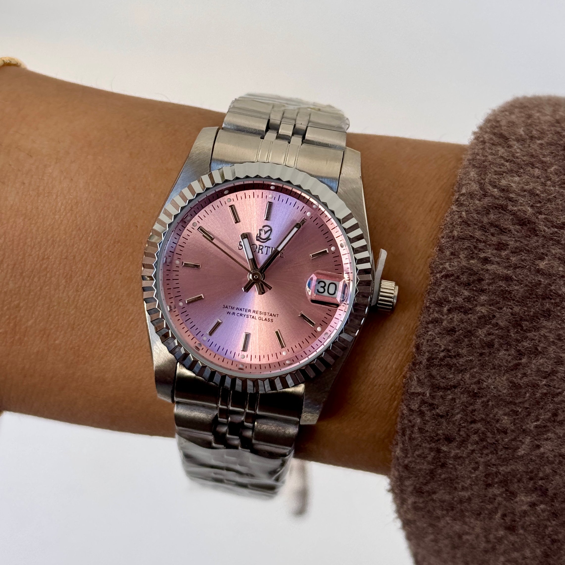 Sportive silver-pembe saat