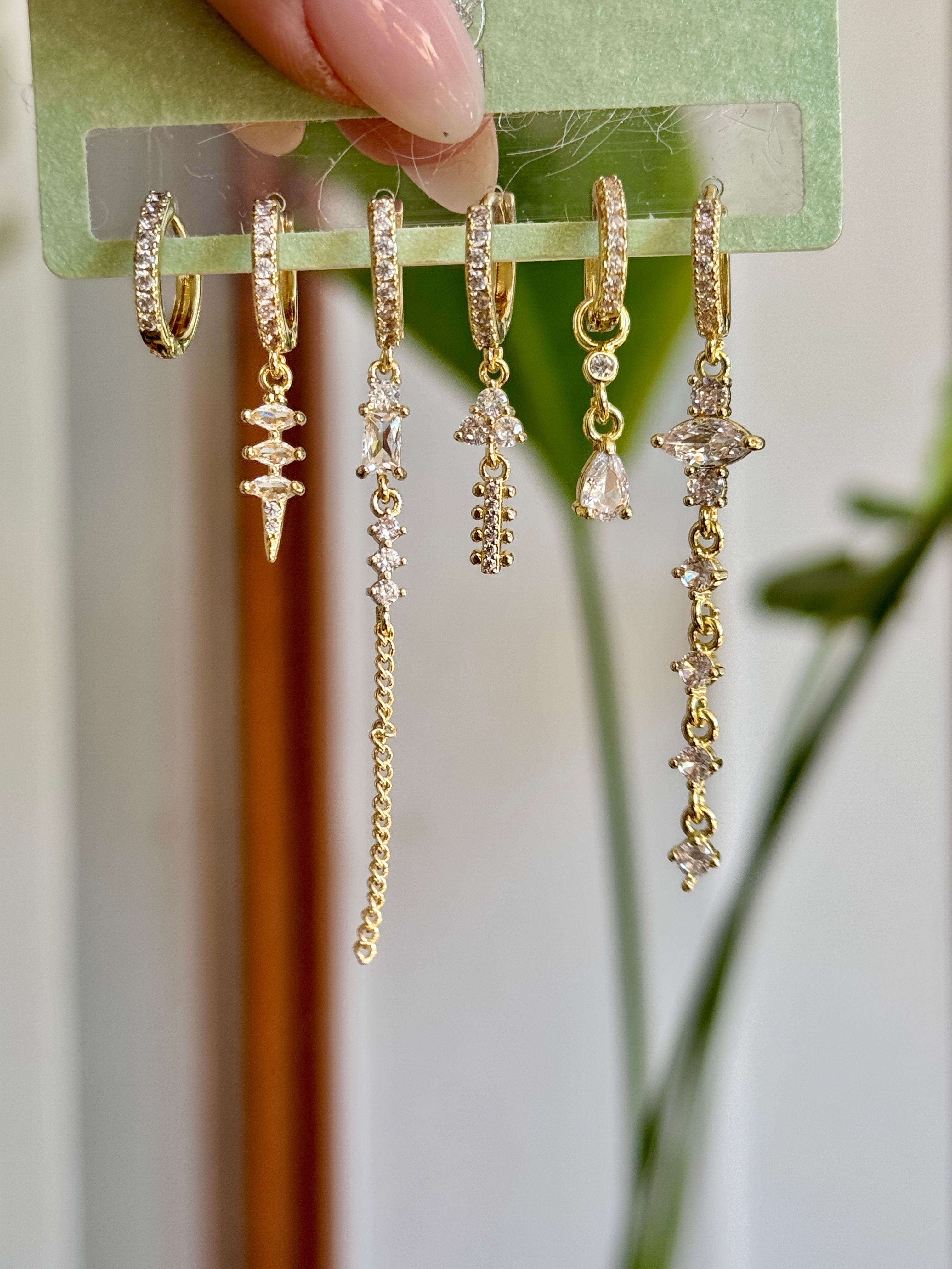 Altılı pırıltı set küpe