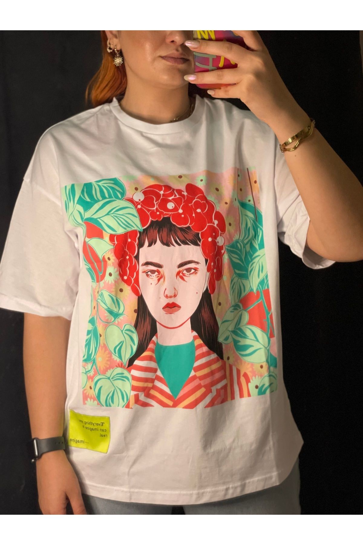 Renkli Kız Silüeti Baskılı Tshirt