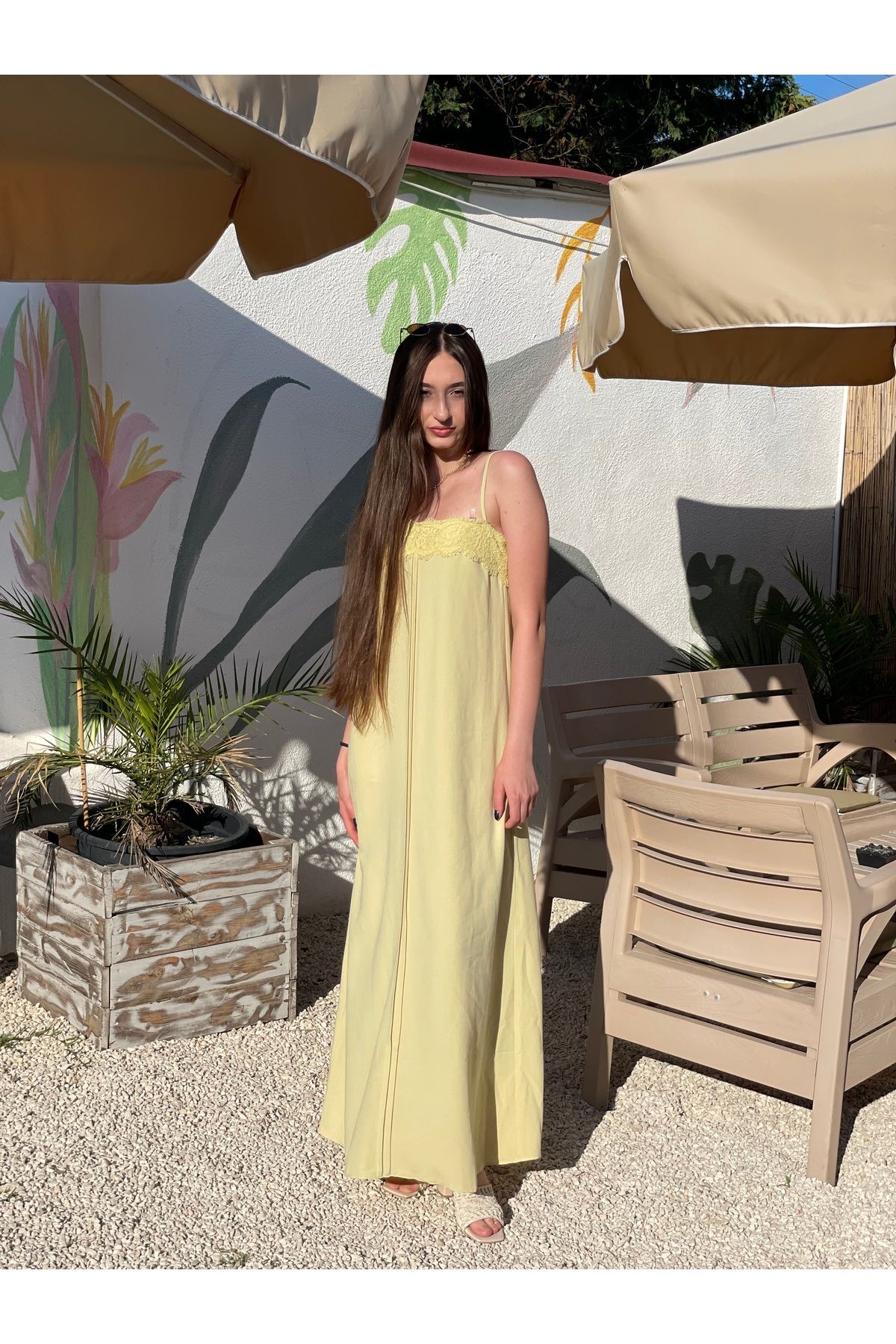 Dantel Detaylı Ayarlanabilir Askılı Sırt Bağlamalı Keten Elbise