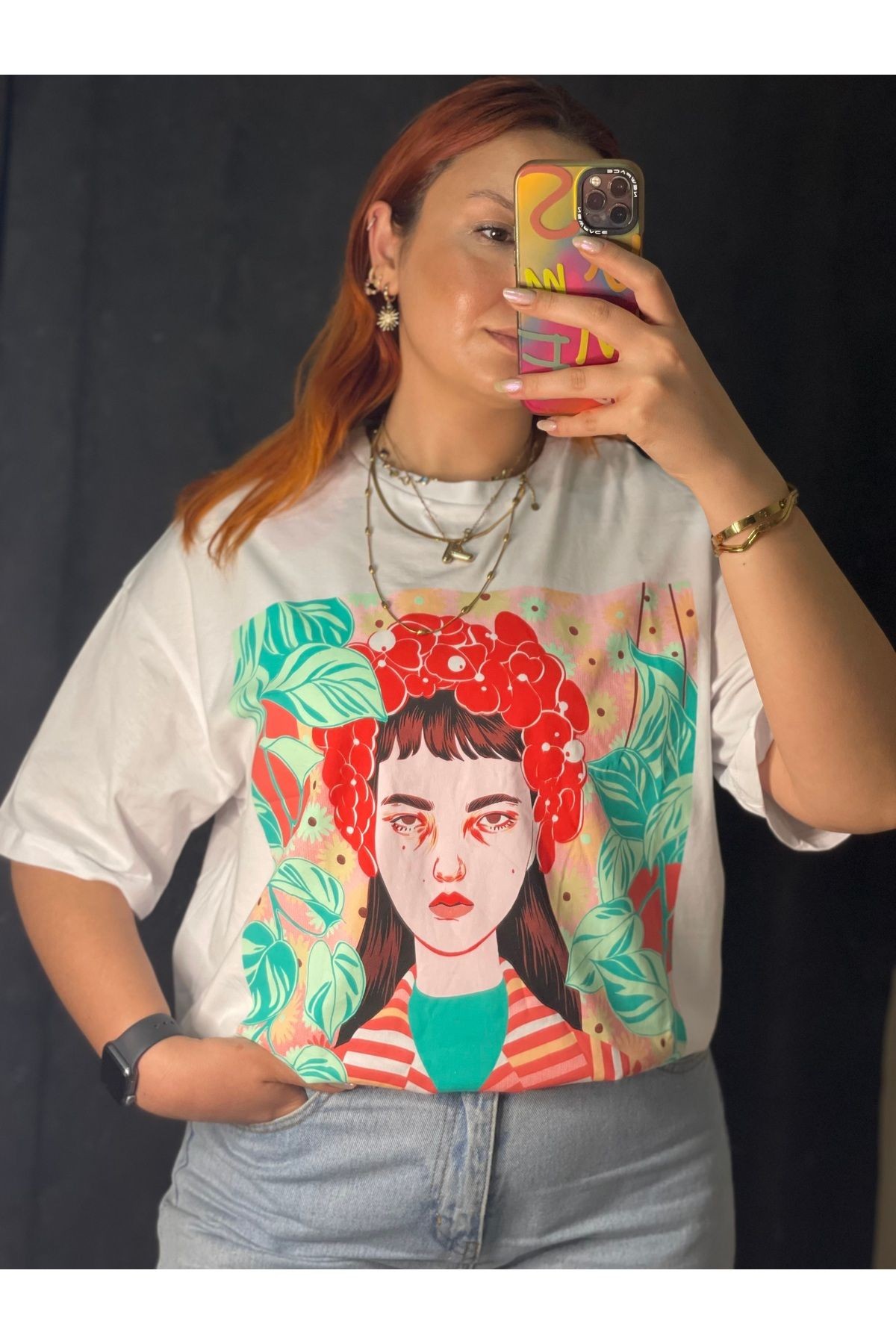 Renkli Kız Silüeti Baskılı Tshirt