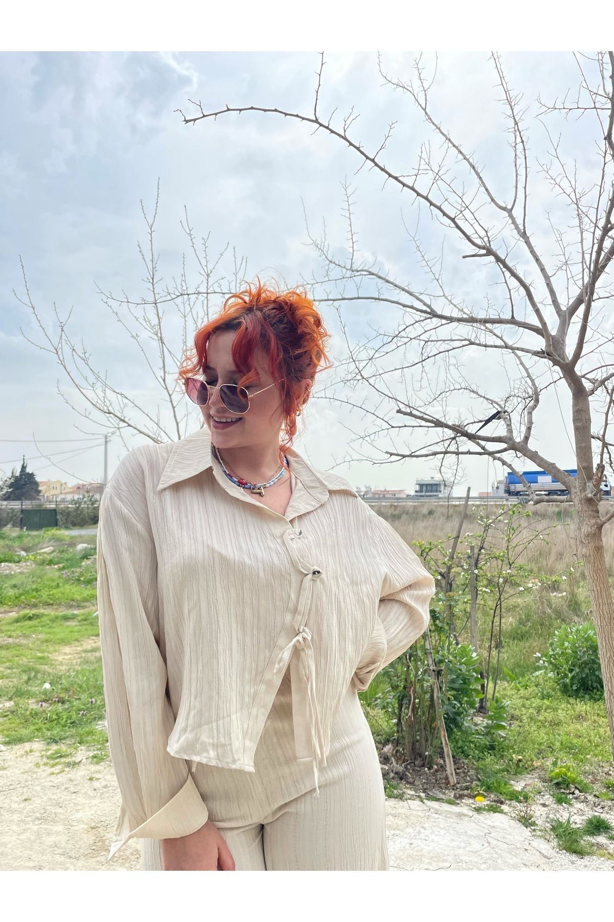 Taş Rengi Bağlama Detaylı Gömlek