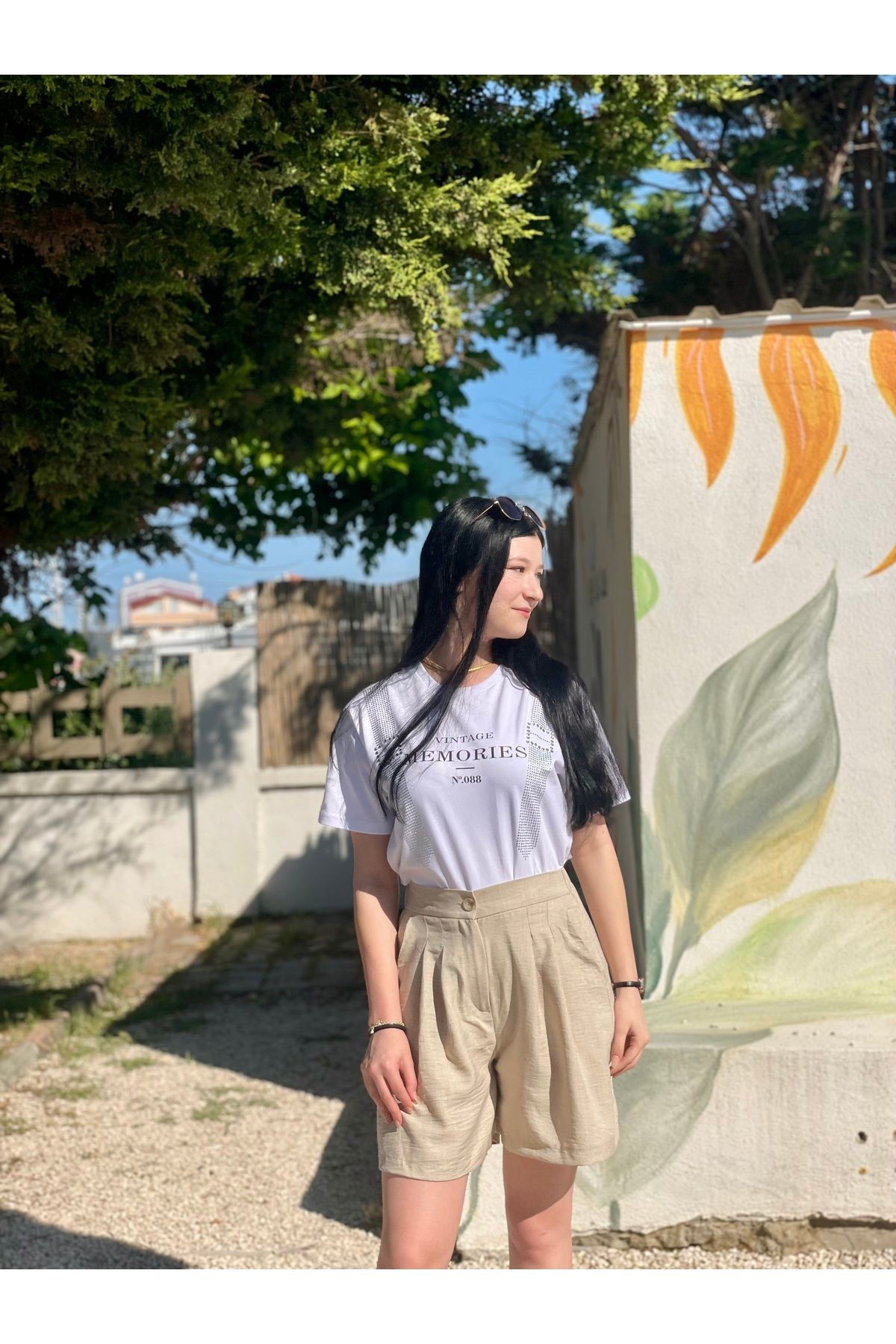 Piliseli Beli Lastikli Şehir Boy Keten Şort