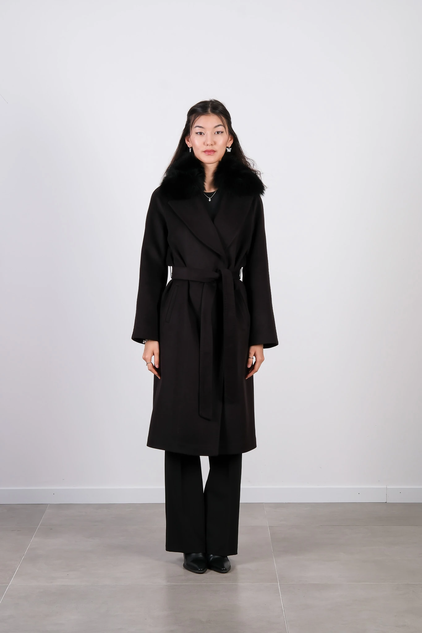 25616 NCL MANTO - Black