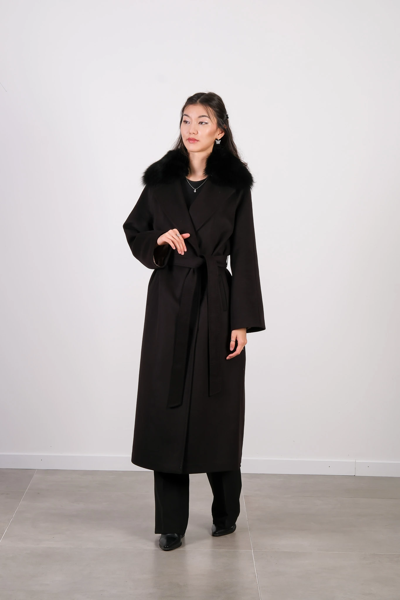 25615 NCL MANTO - Black